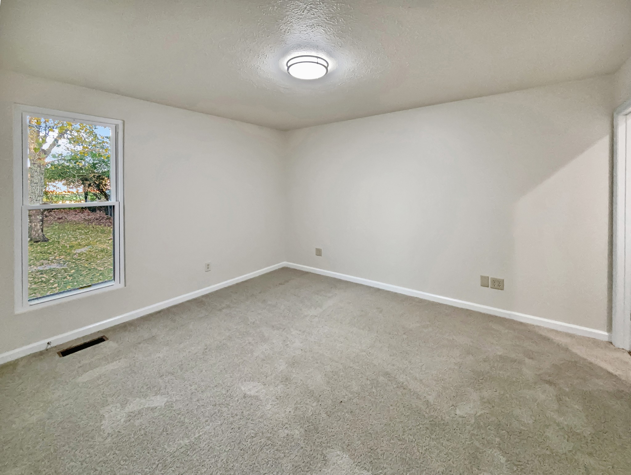 Image 4 of 26 For 10976 62nd Terrace