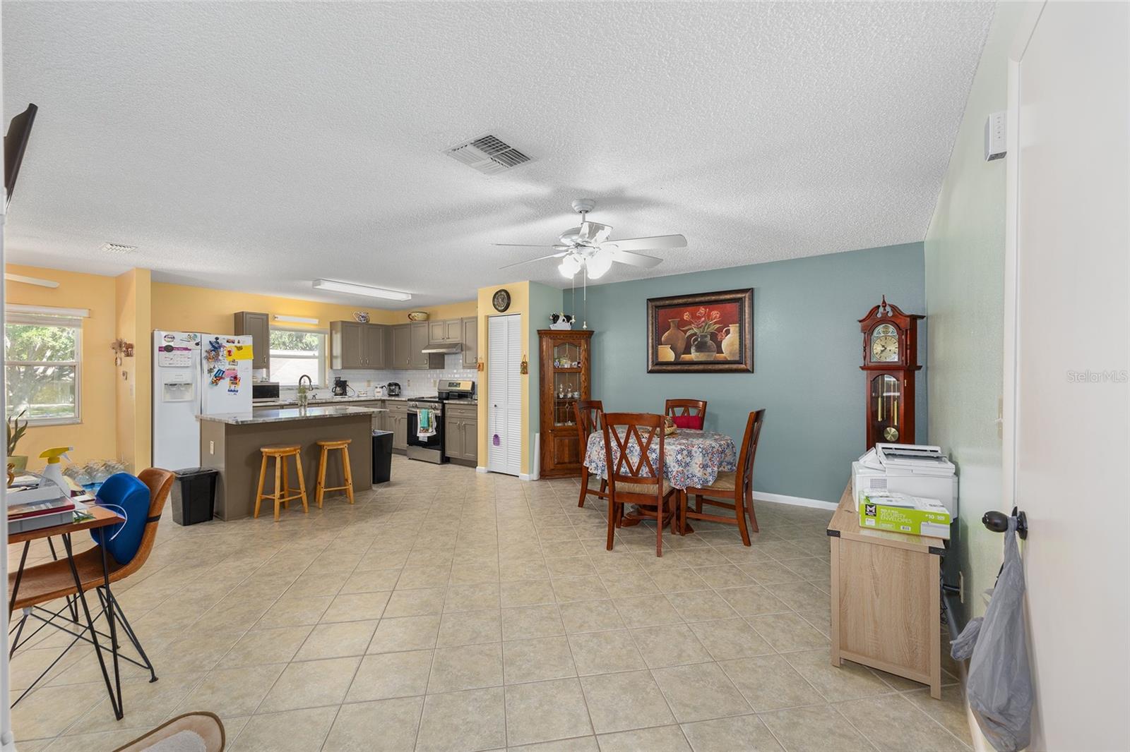 Image 5 of 18 For 9661 95th Court B