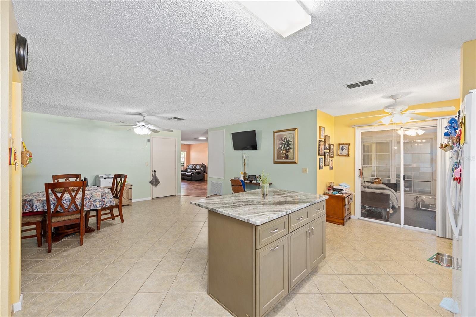 Image 6 of 18 For 9661 95th Court B