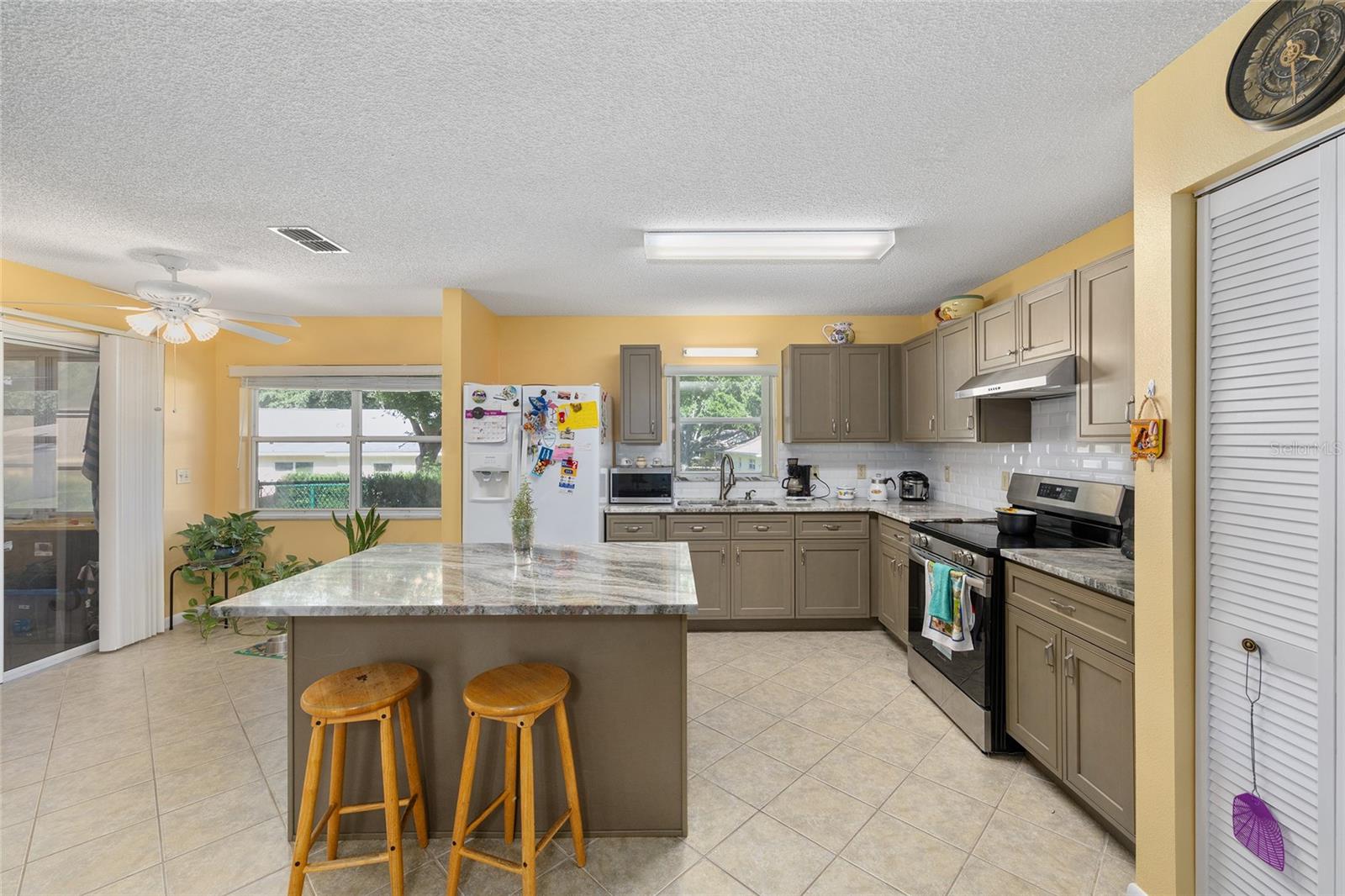 Image 7 of 18 For 9661 95th Court B