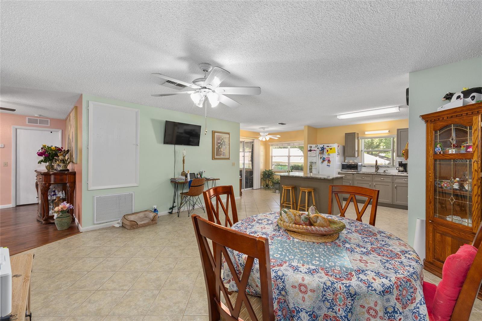 Image 9 of 18 For 9661 95th Court B