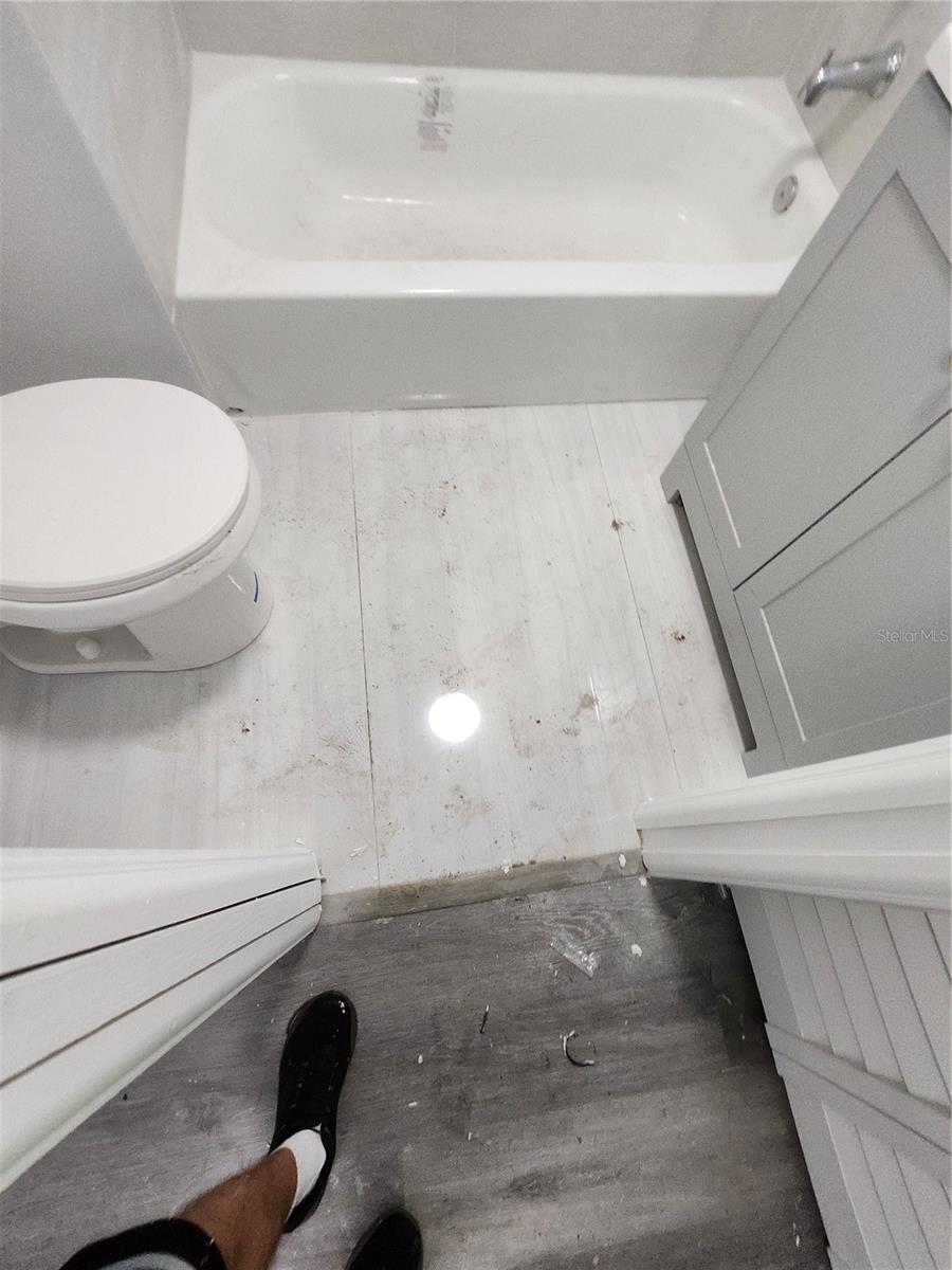 Image 21 of 32 For 2147 1st Street