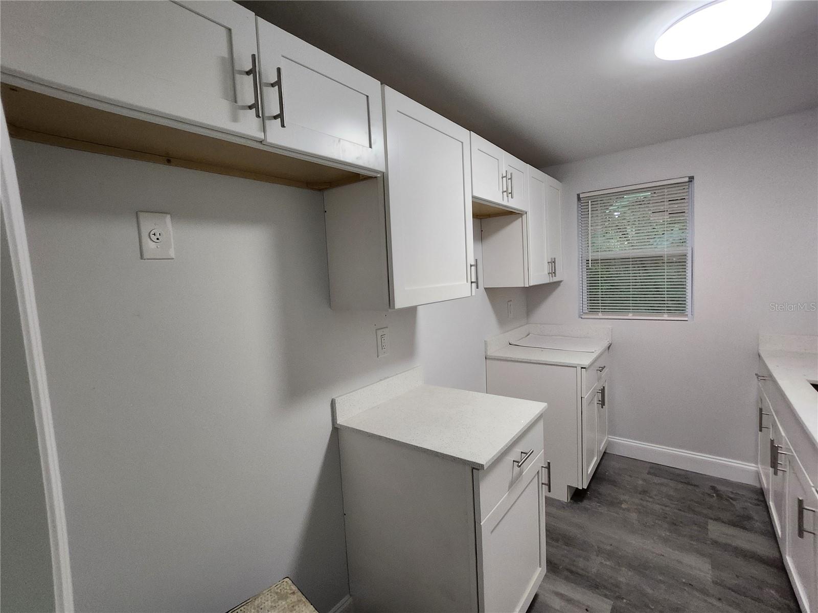 Image 27 of 32 For 2147 1st Street
