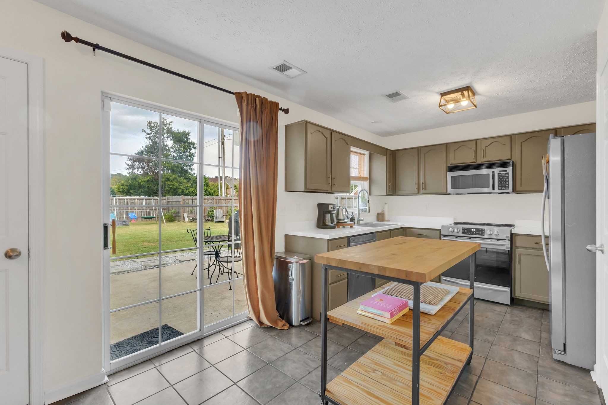 Image 7 of 55 For 8053 62nd Avenue