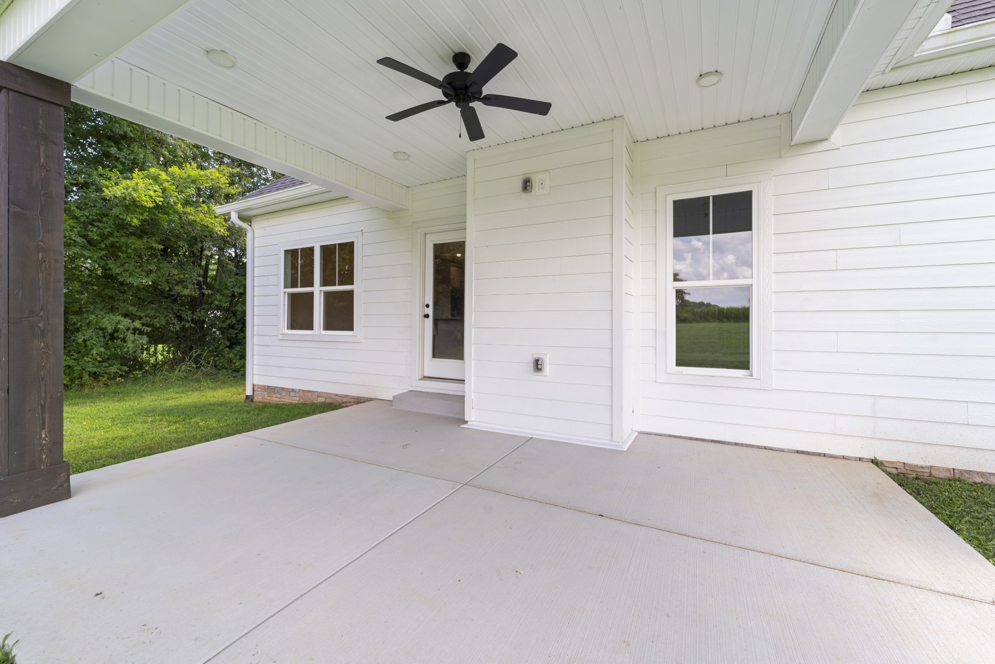 Image 21 of 56 For 2417 23rd Street