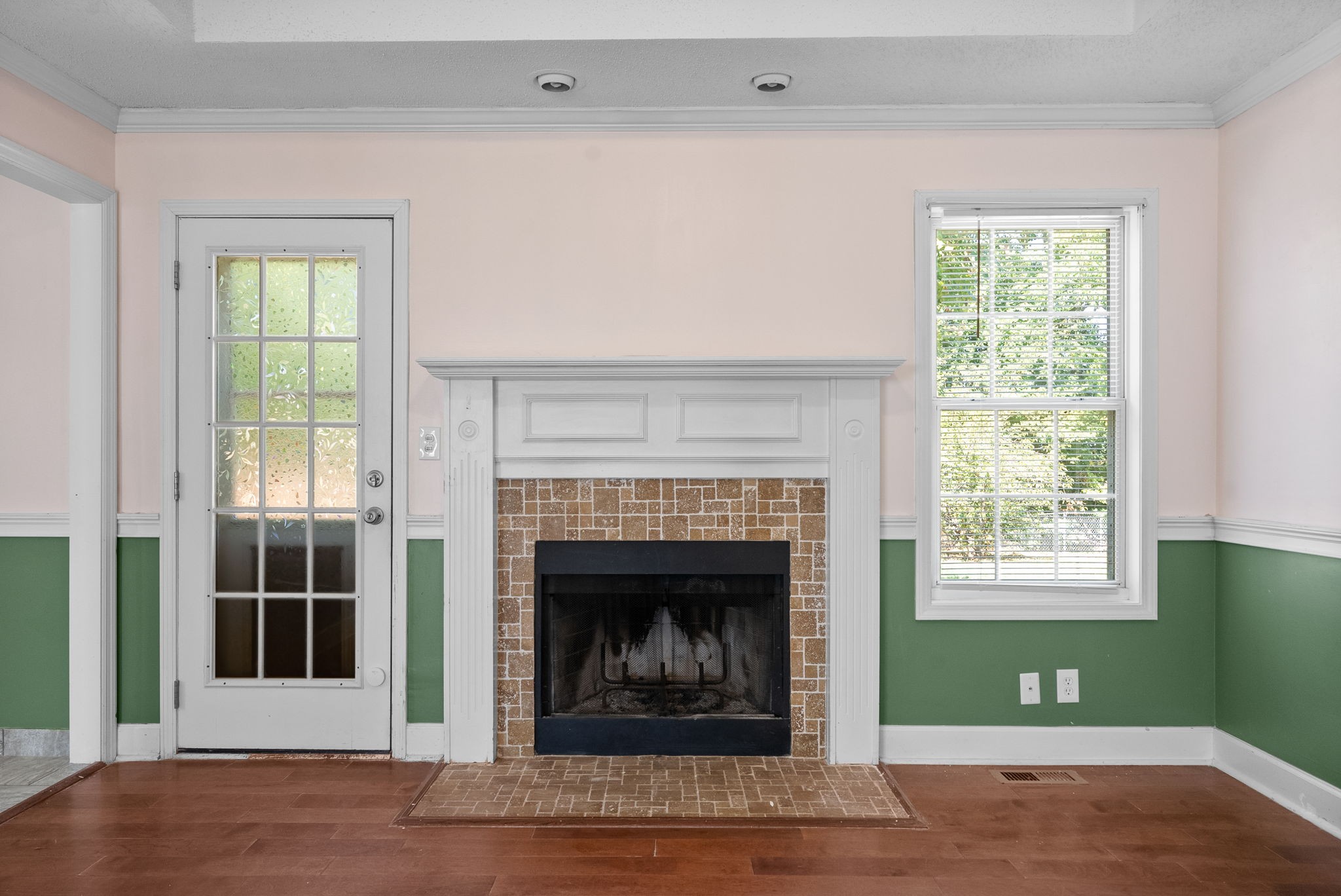 Listing photo id 11 for 6620 Merleing Loop