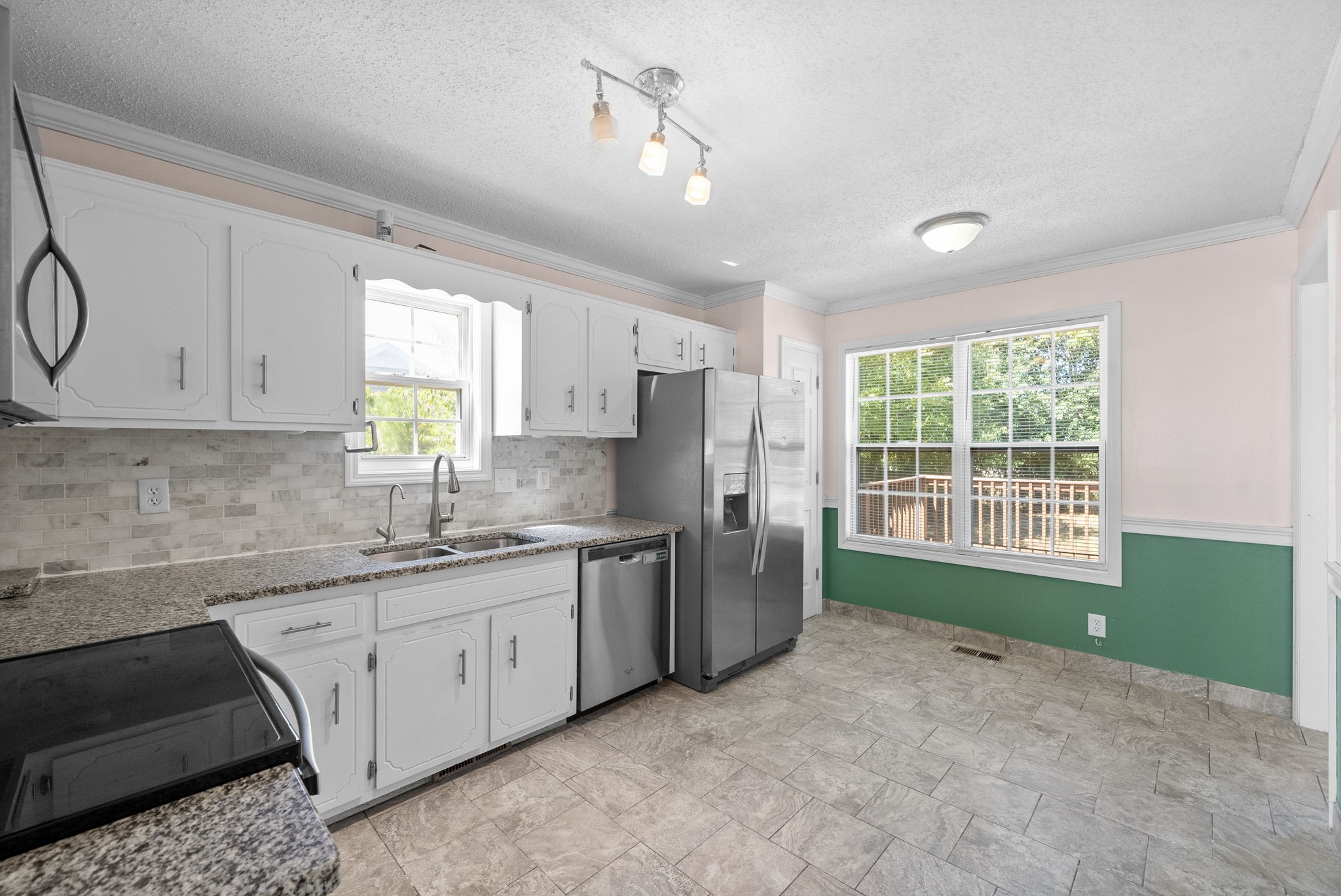 Listing photo id 15 for 6620 Merleing Loop