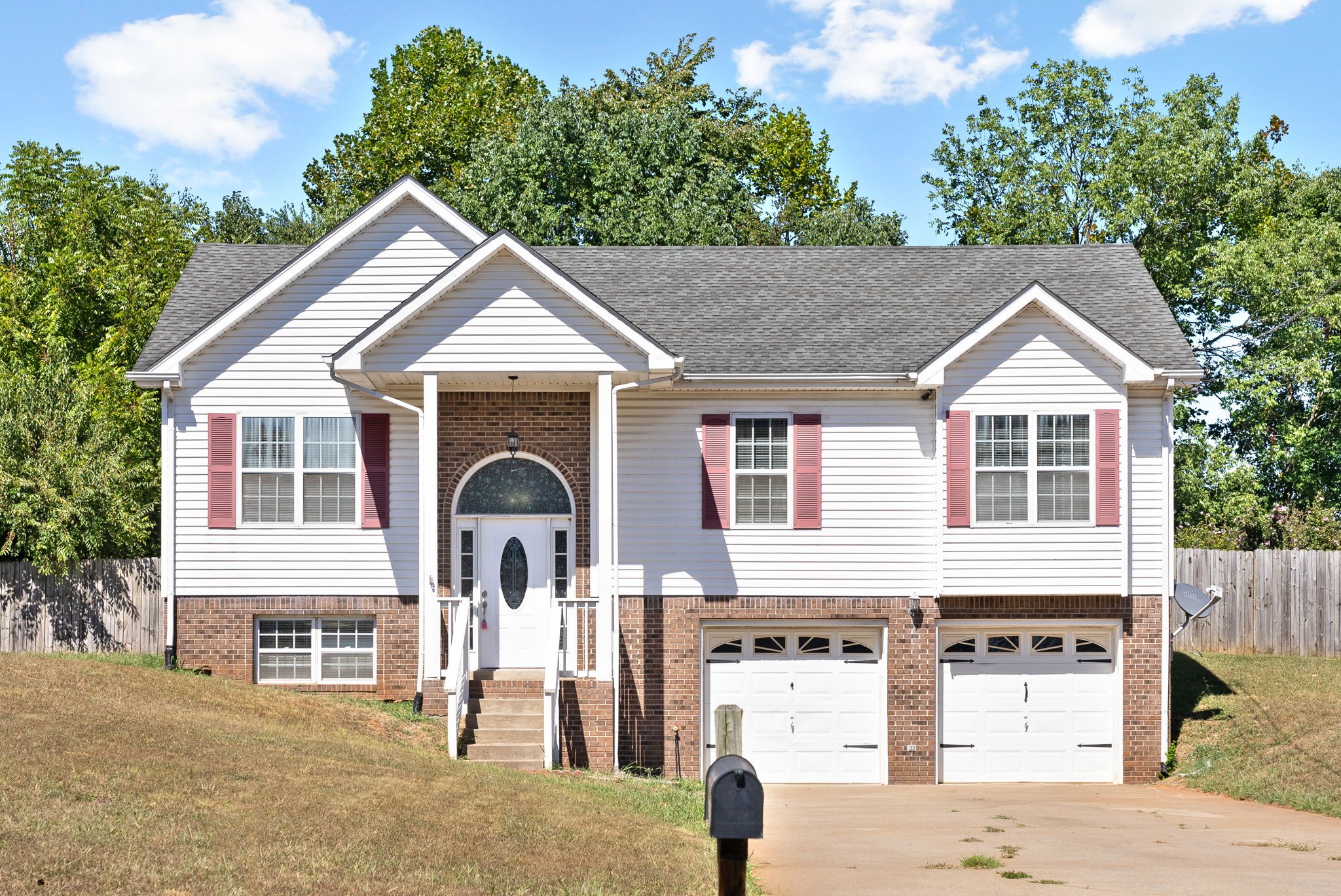 Listing photo id 0 for 6620 Merleing Loop