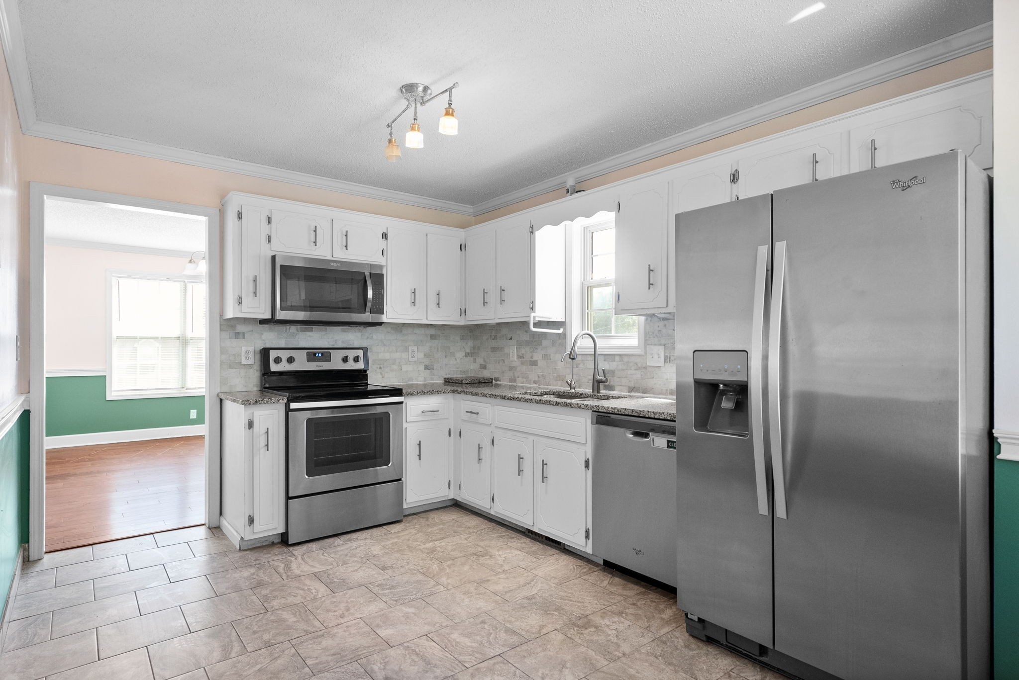 Listing photo id 18 for 6620 Merleing Loop