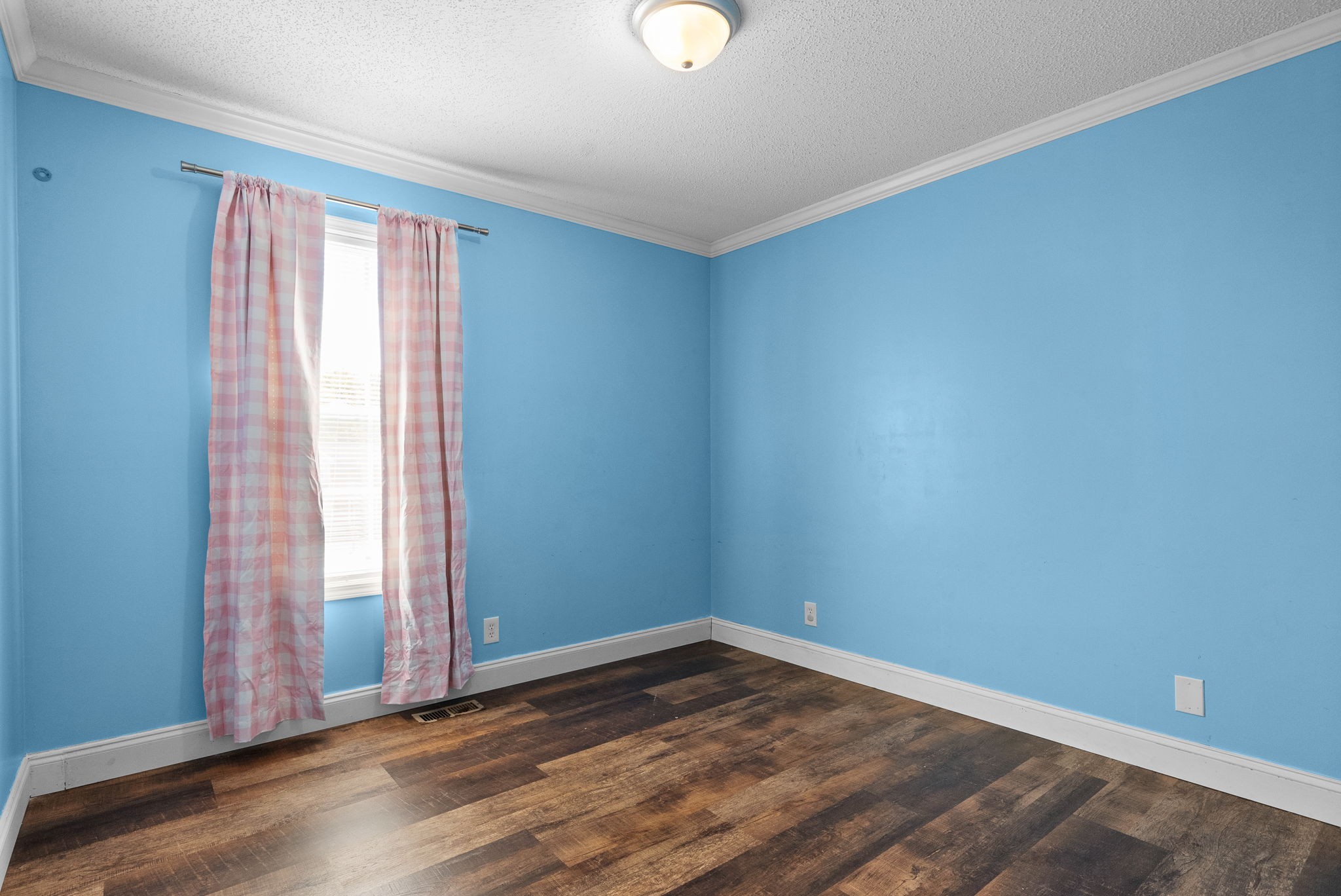 Listing photo id 26 for 6620 Merleing Loop