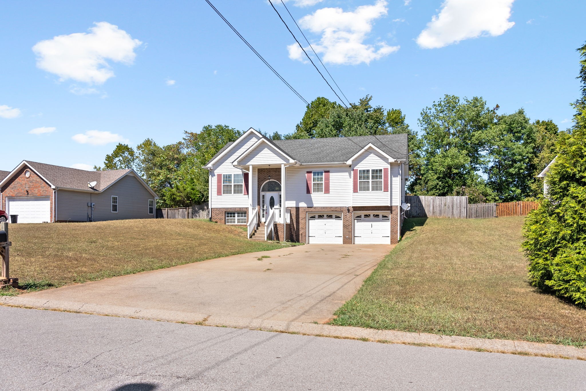 Listing photo id 3 for 6620 Merleing Loop