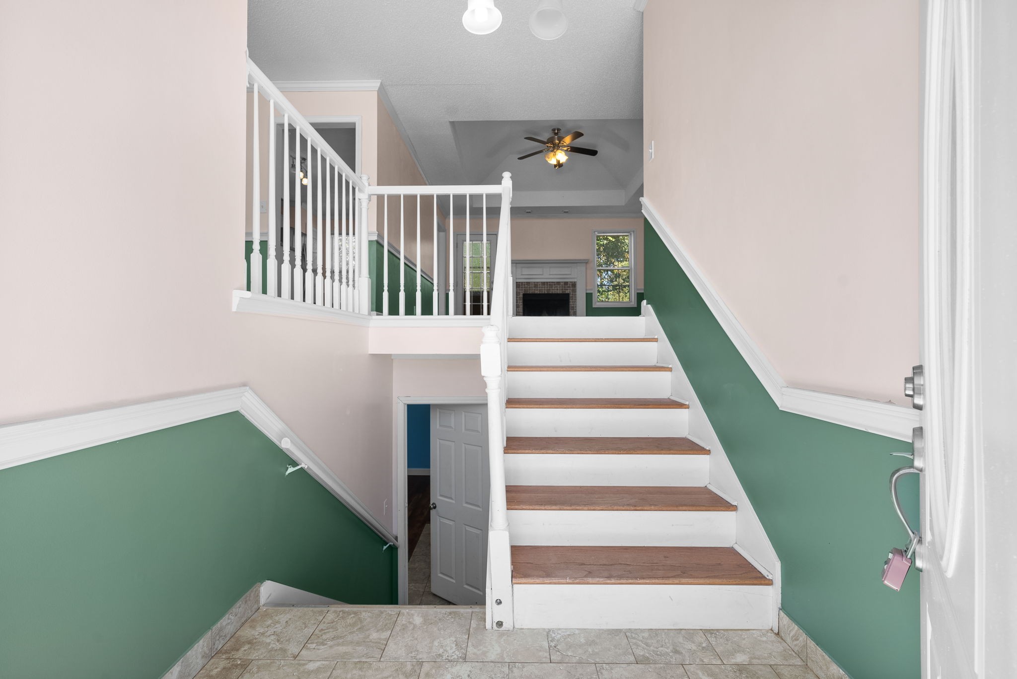 Listing photo id 4 for 6620 Merleing Loop