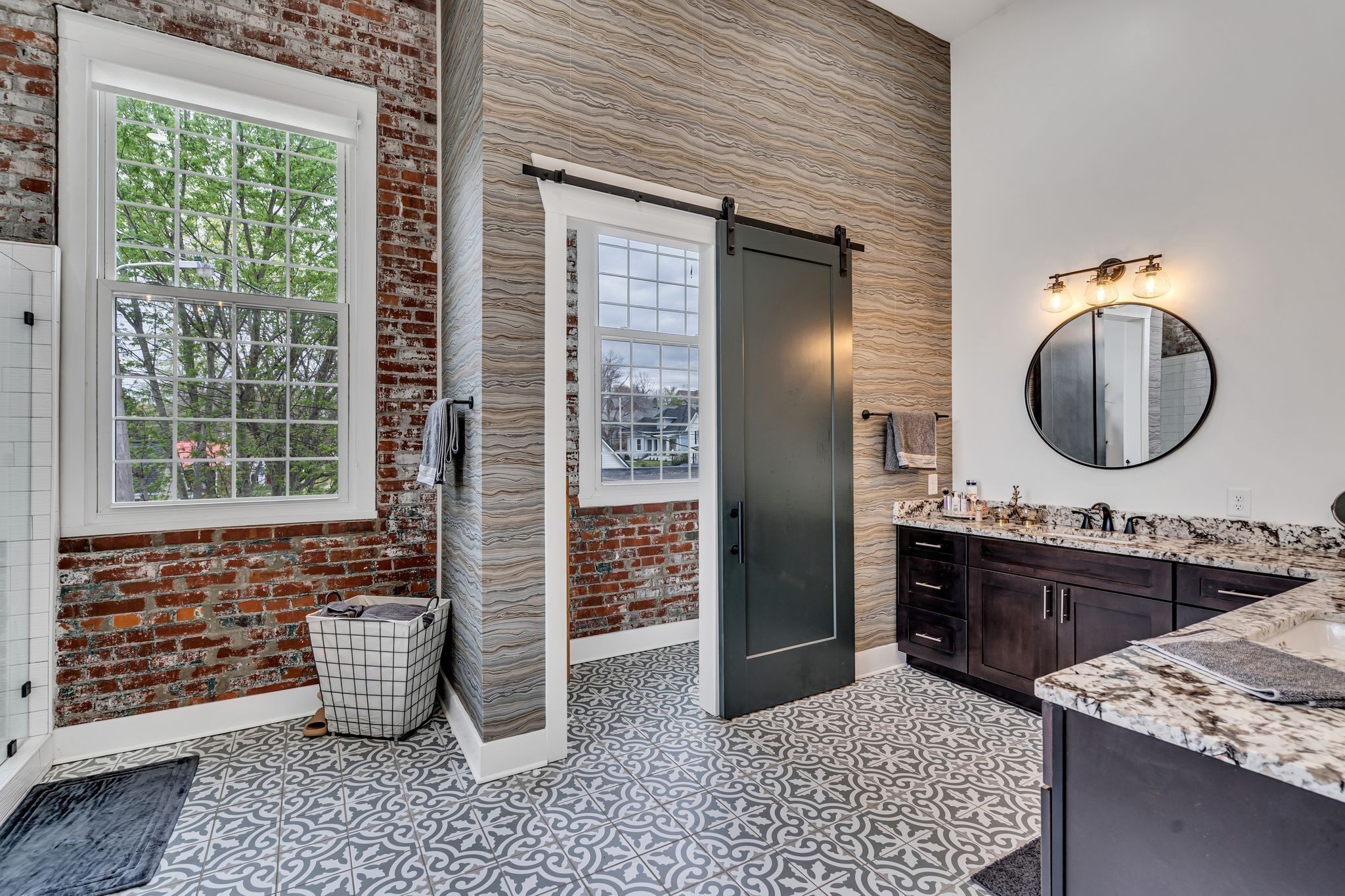 Image 21 of 51 For 6051 25th Avenue