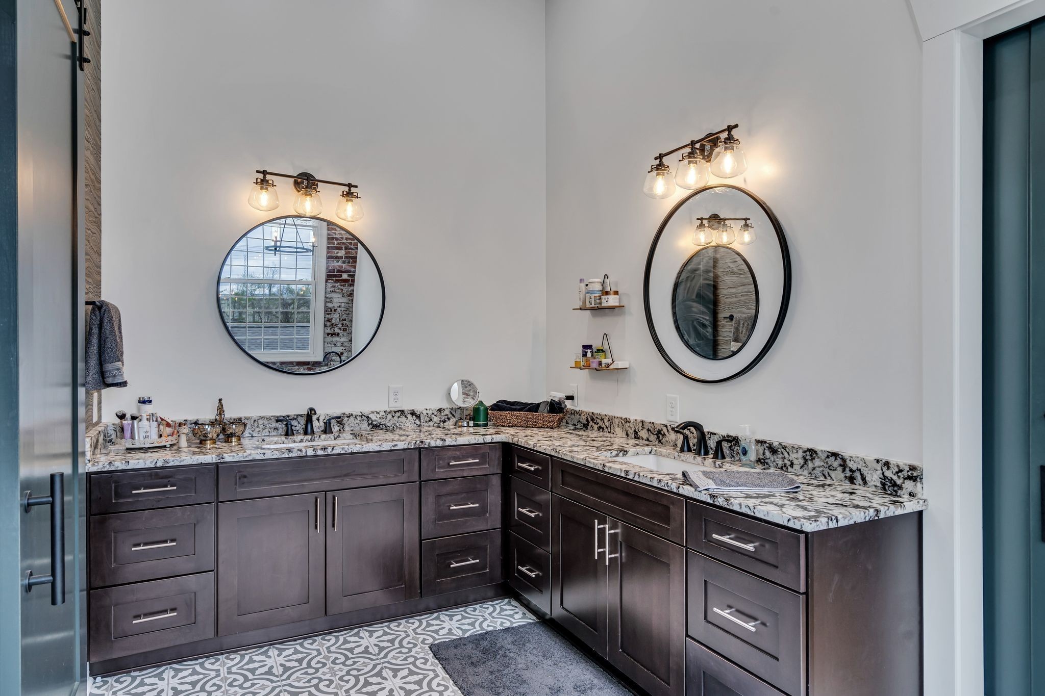 Image 22 of 51 For 6051 25th Avenue