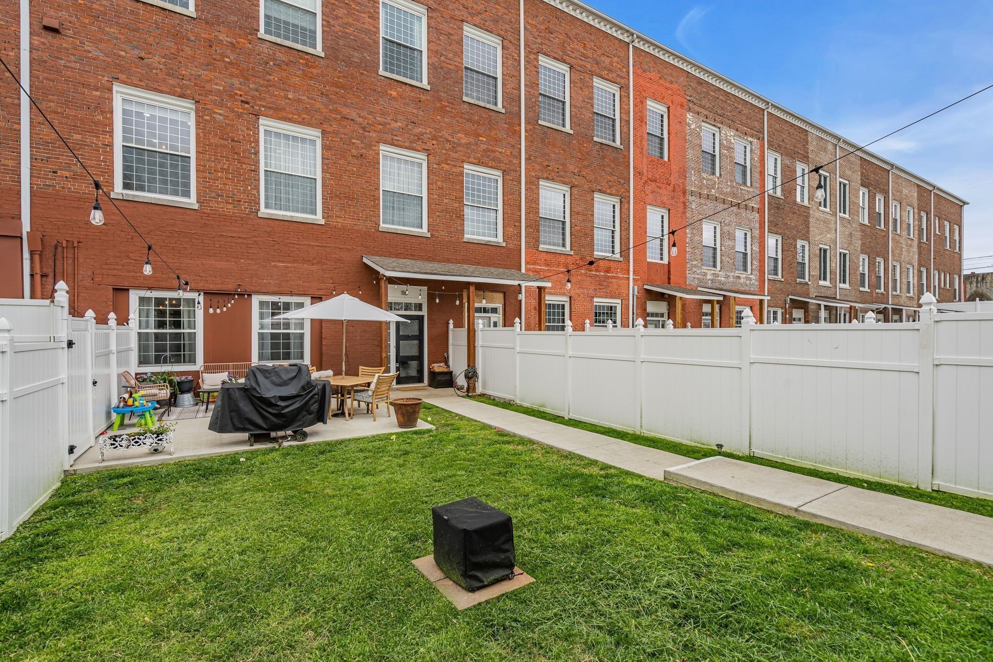 Image 34 of 51 For 6051 25th Avenue
