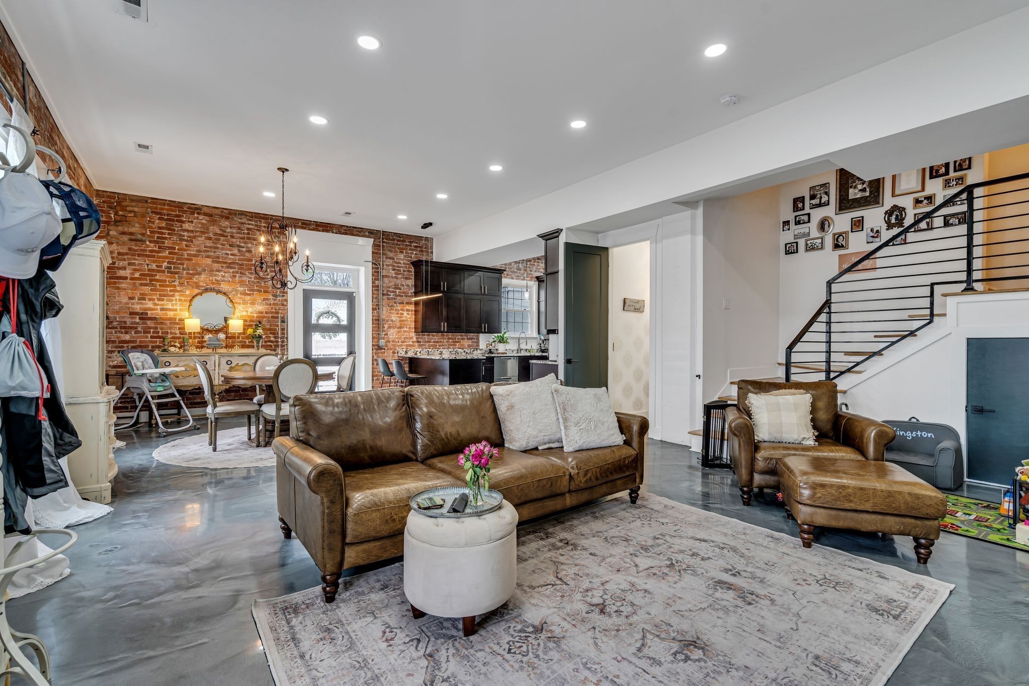 Image 4 of 51 For 6051 25th Avenue