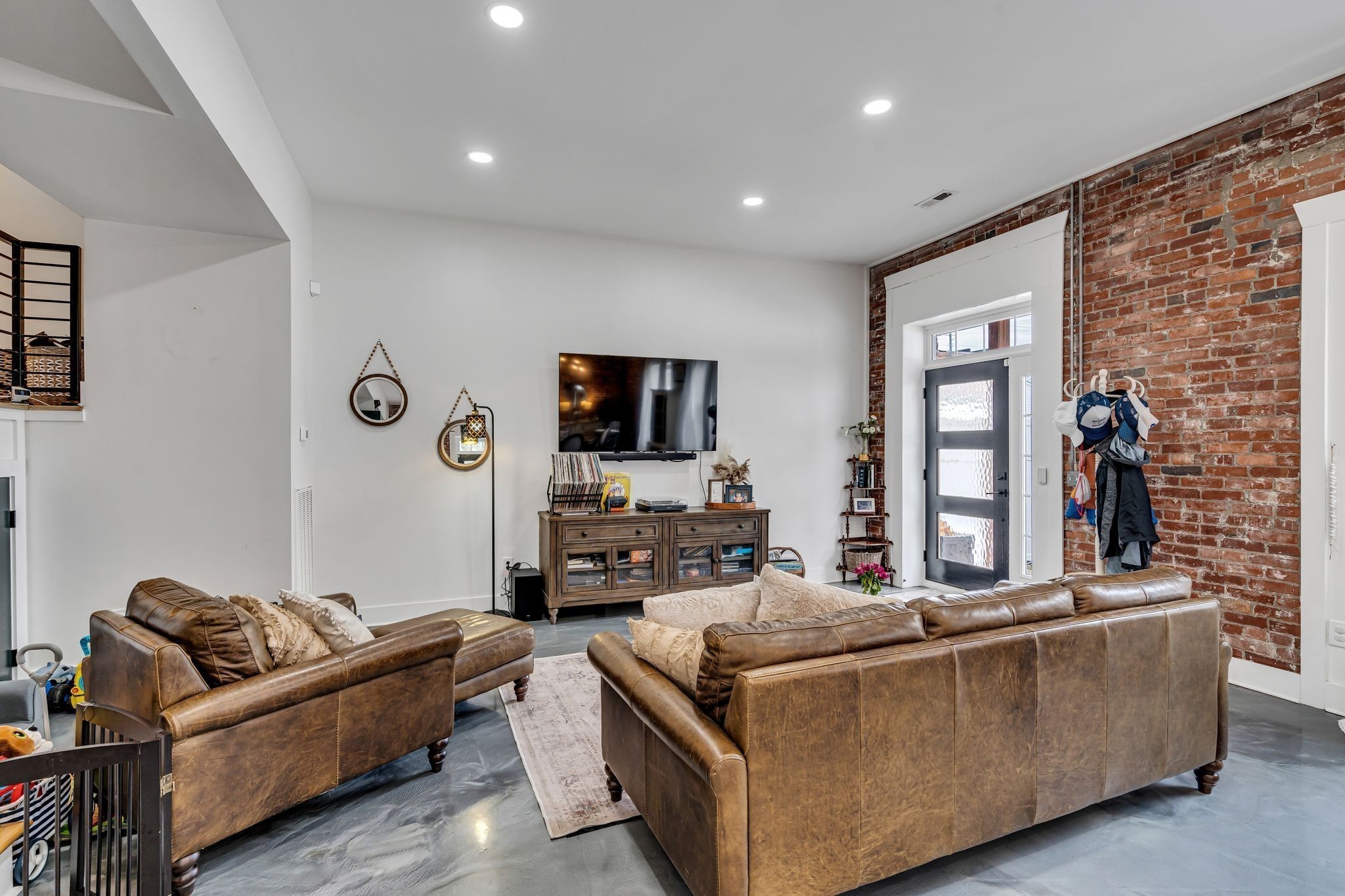 Image 7 of 51 For 6051 25th Avenue