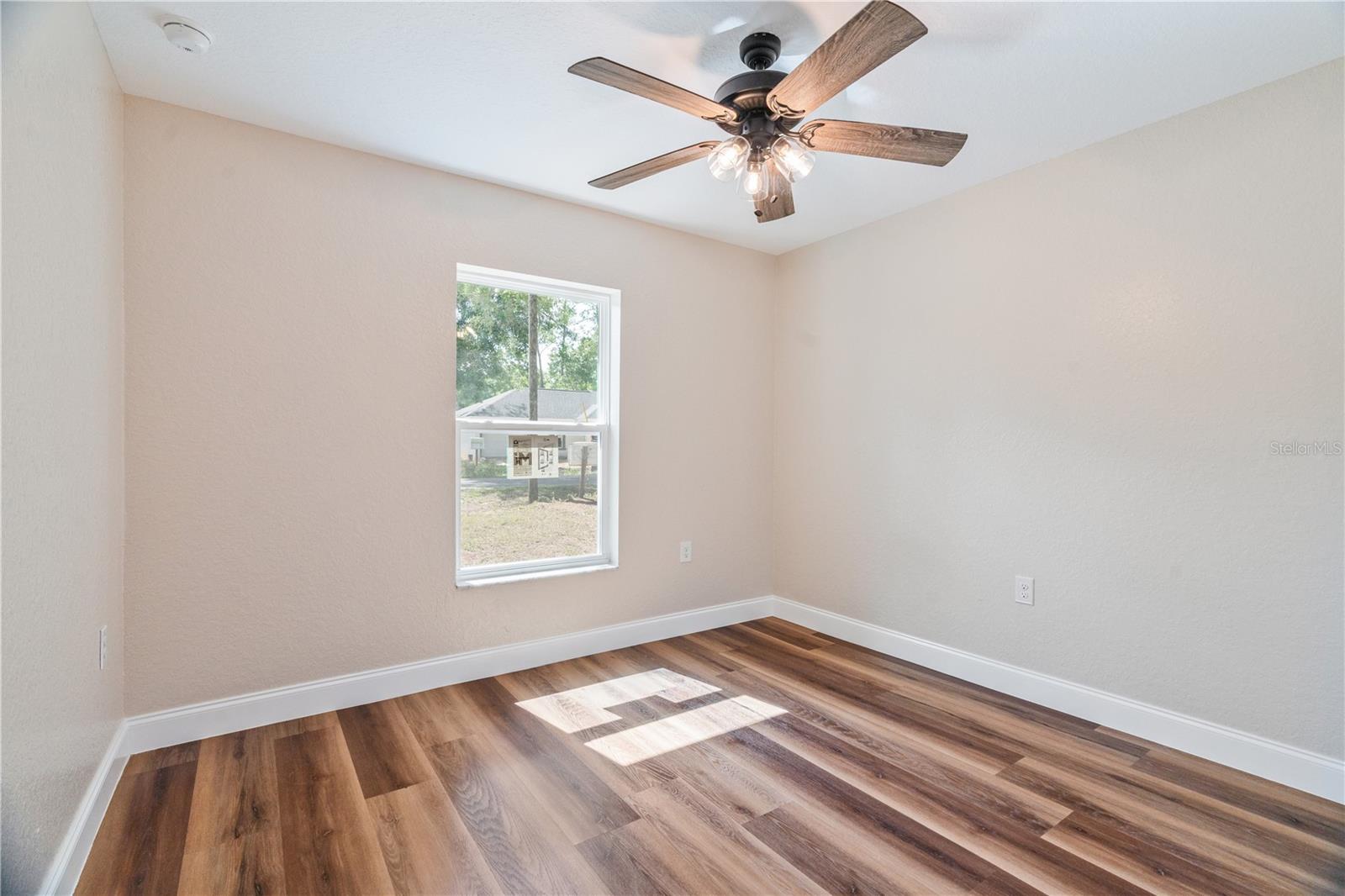 Image 21 of 27 For 5193 61st Avenue