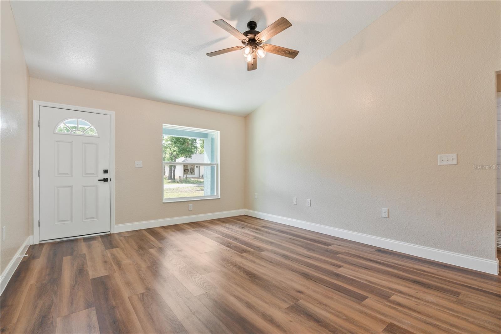 Image 5 of 27 For 5193 61st Avenue