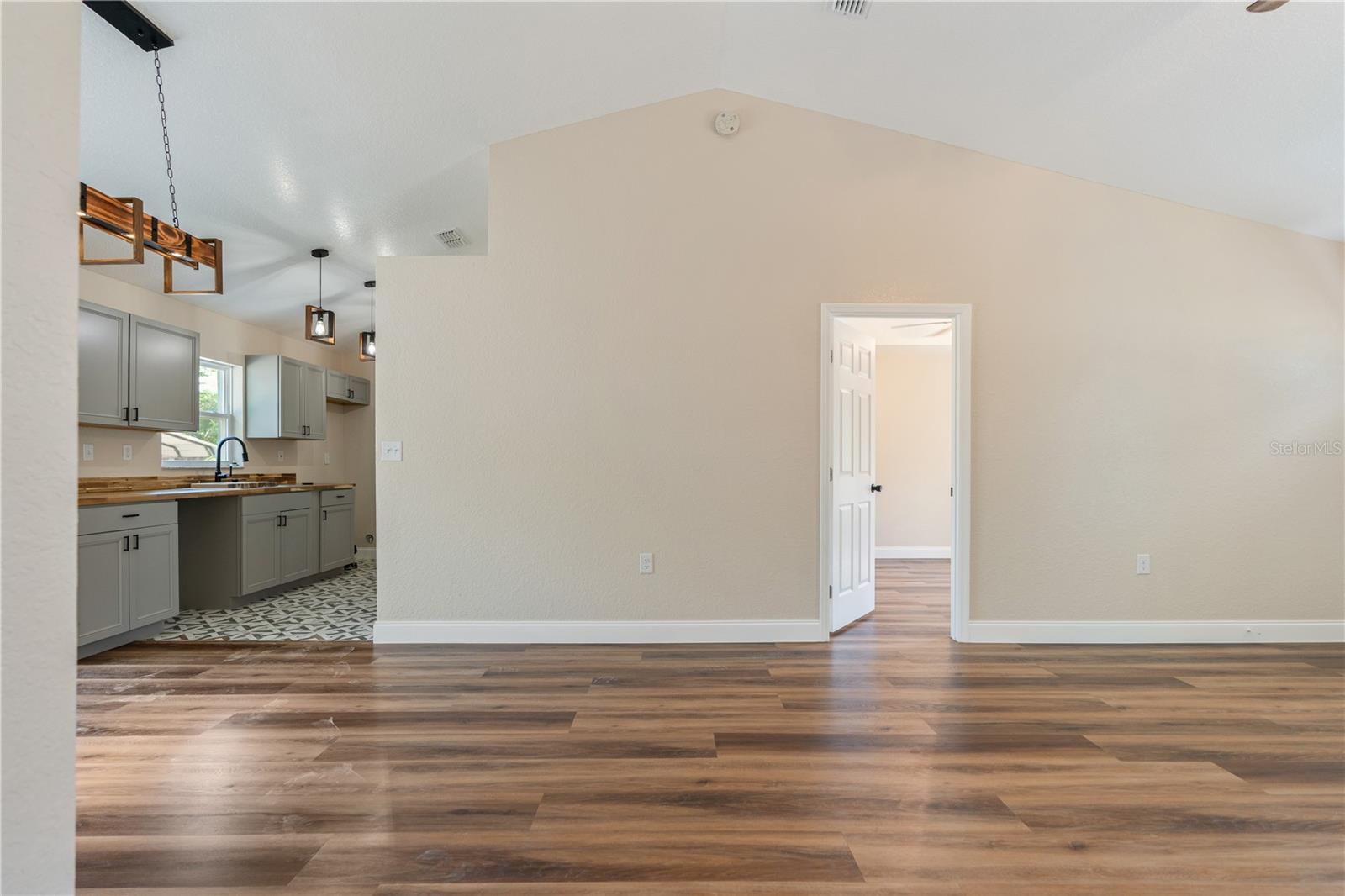 Image 7 of 27 For 5193 61st Avenue