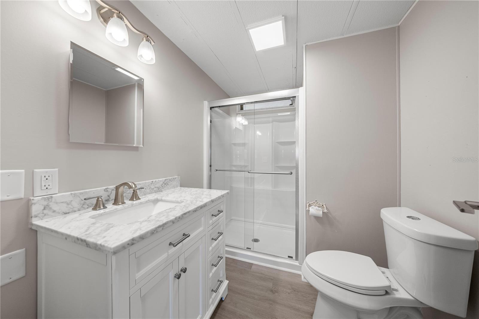 Image 18 of 40 For 14940 52nd Court