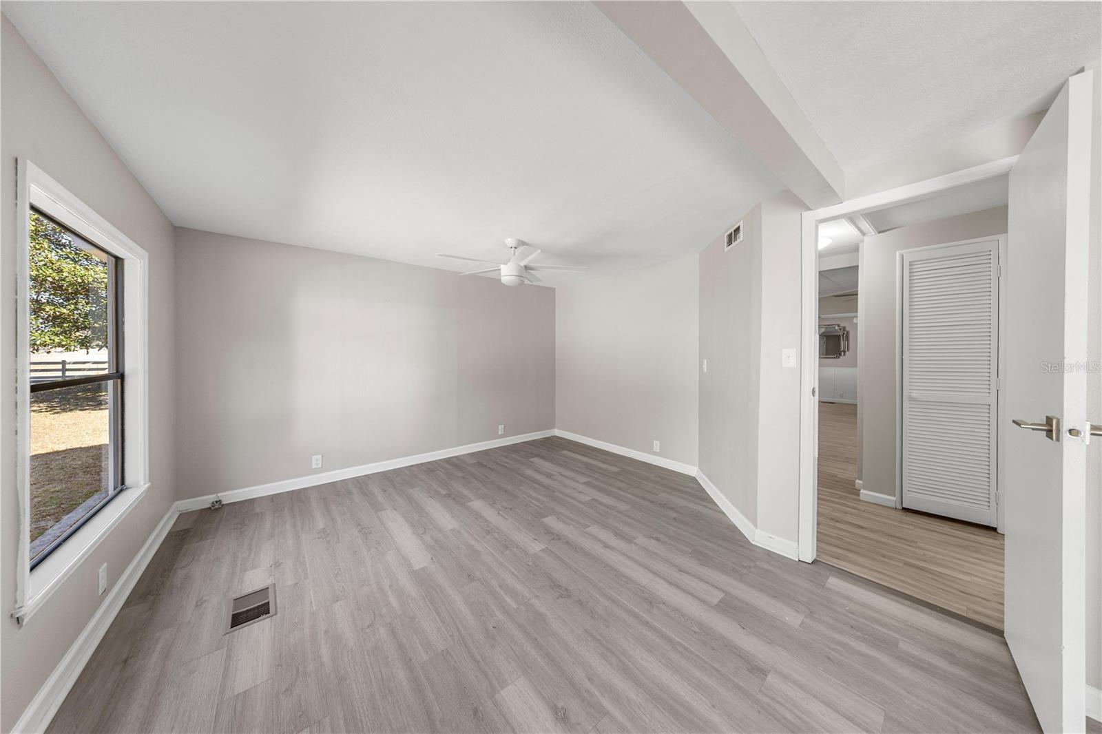 Image 26 of 40 For 14940 52nd Court