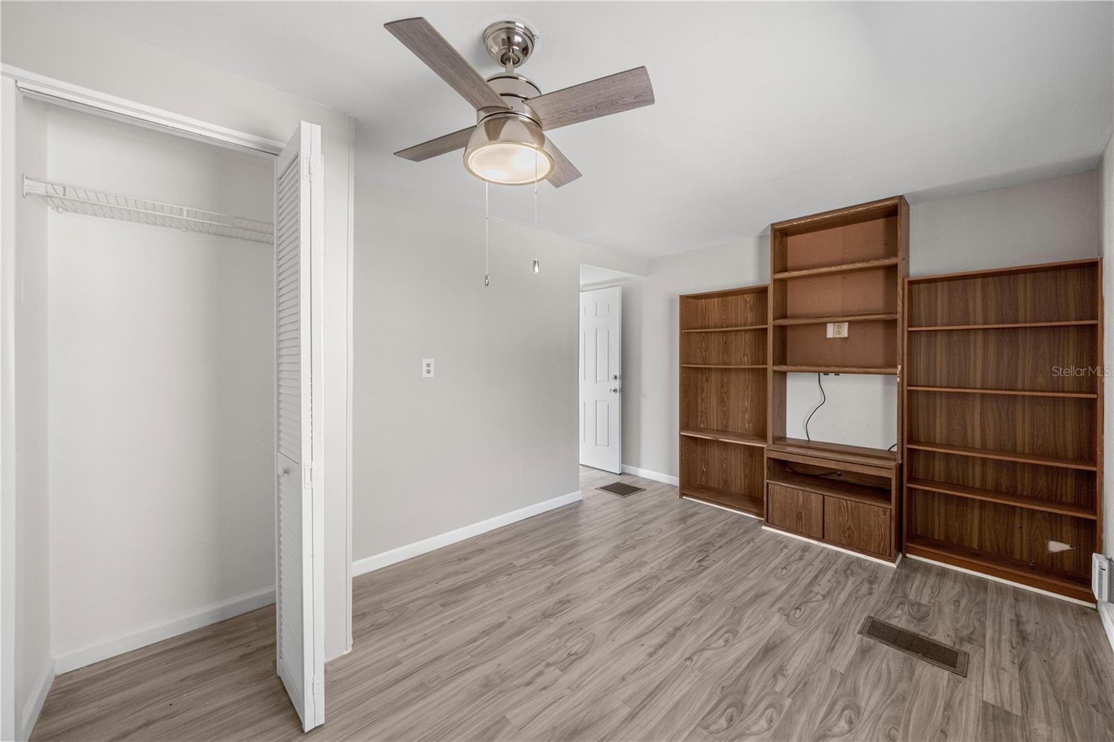 Image 29 of 40 For 14940 52nd Court