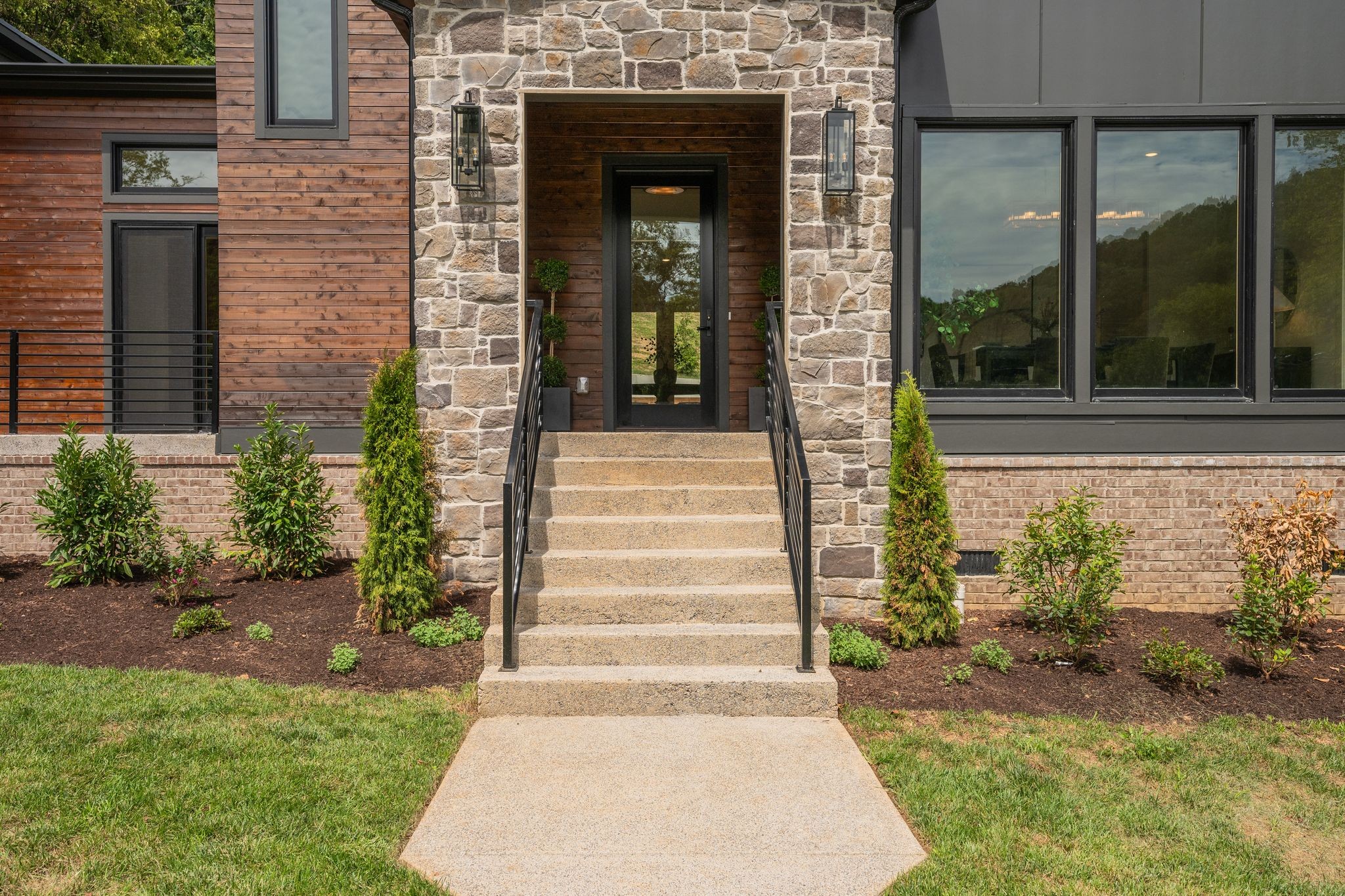 Image 2 of 67 For 2948 Henley Lane