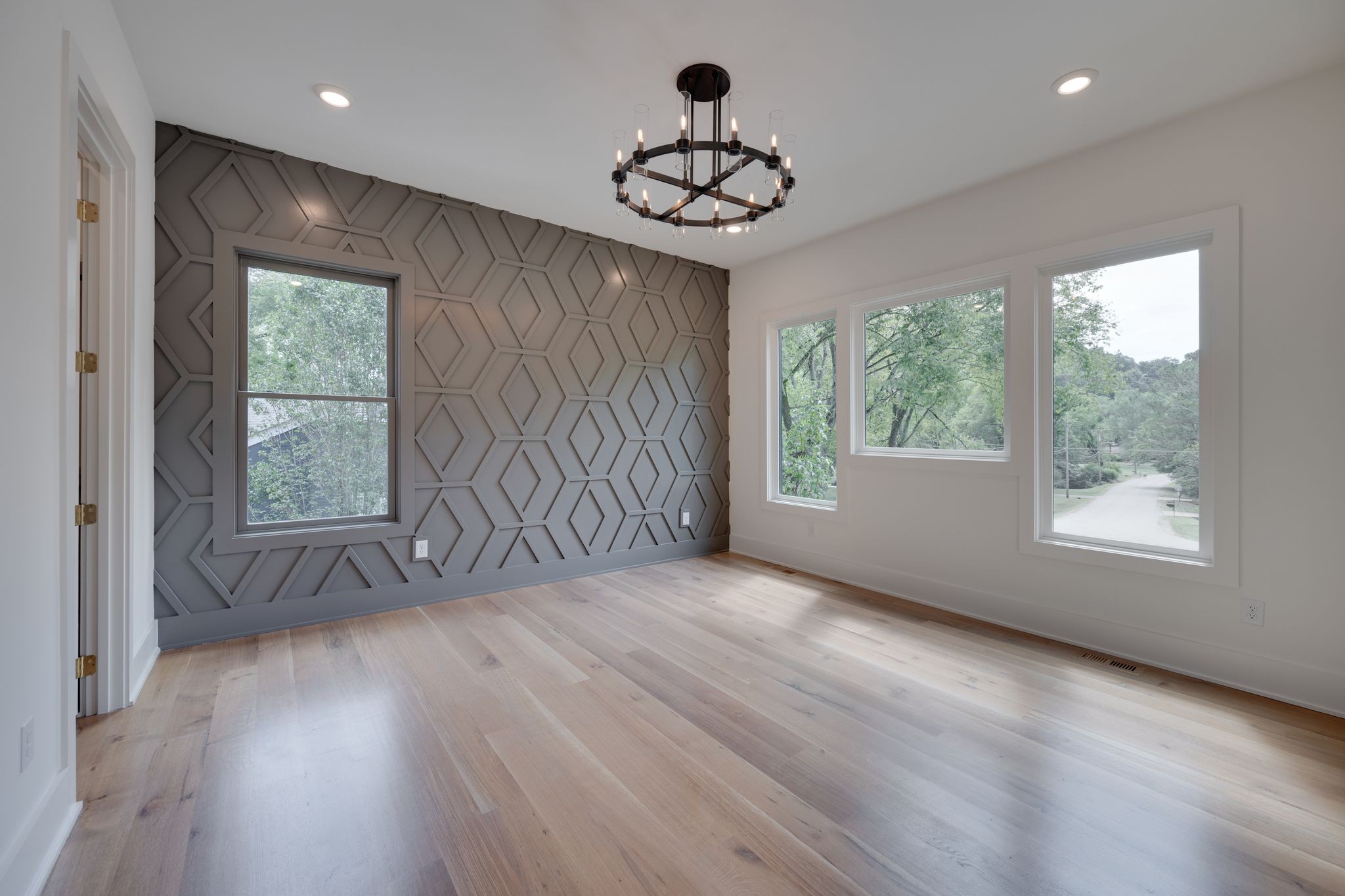 Image 25 of 67 For 2948 Henley Lane