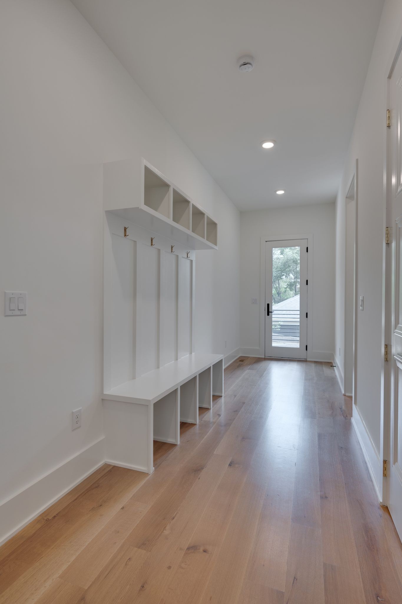 Image 29 of 67 For 2948 Henley Lane