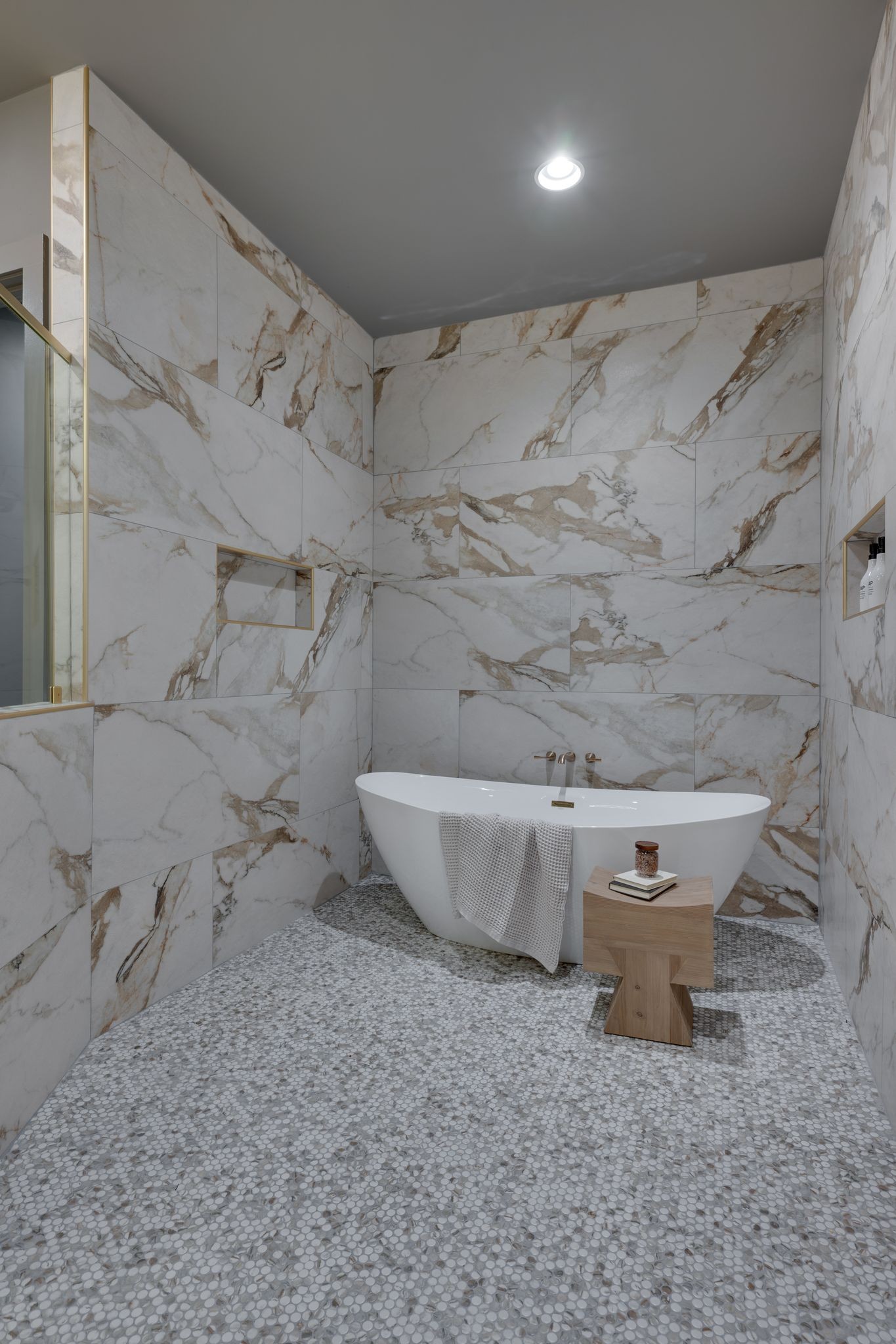 Image 36 of 67 For 2948 Henley Lane