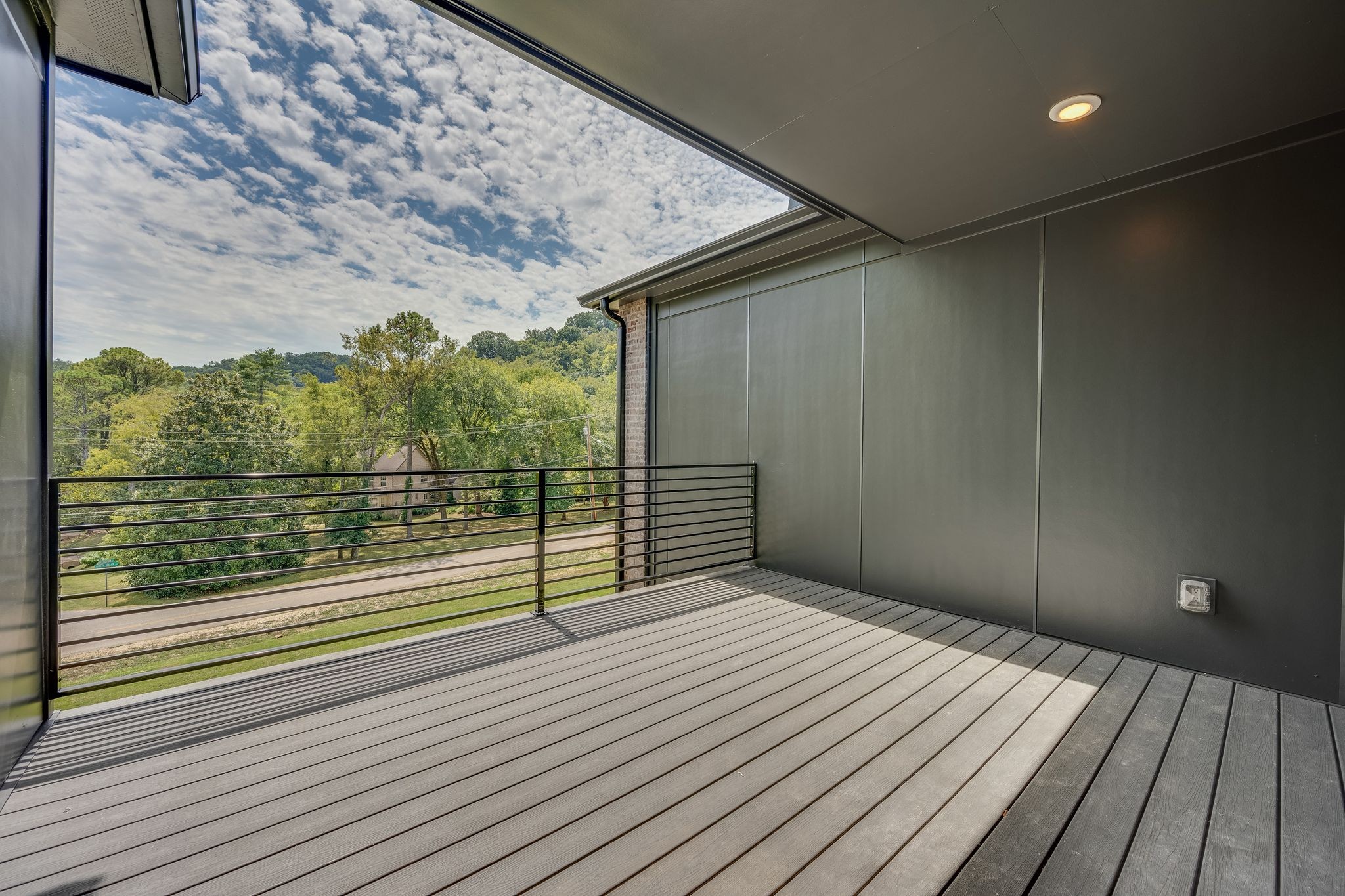 Image 55 of 67 For 2948 Henley Lane