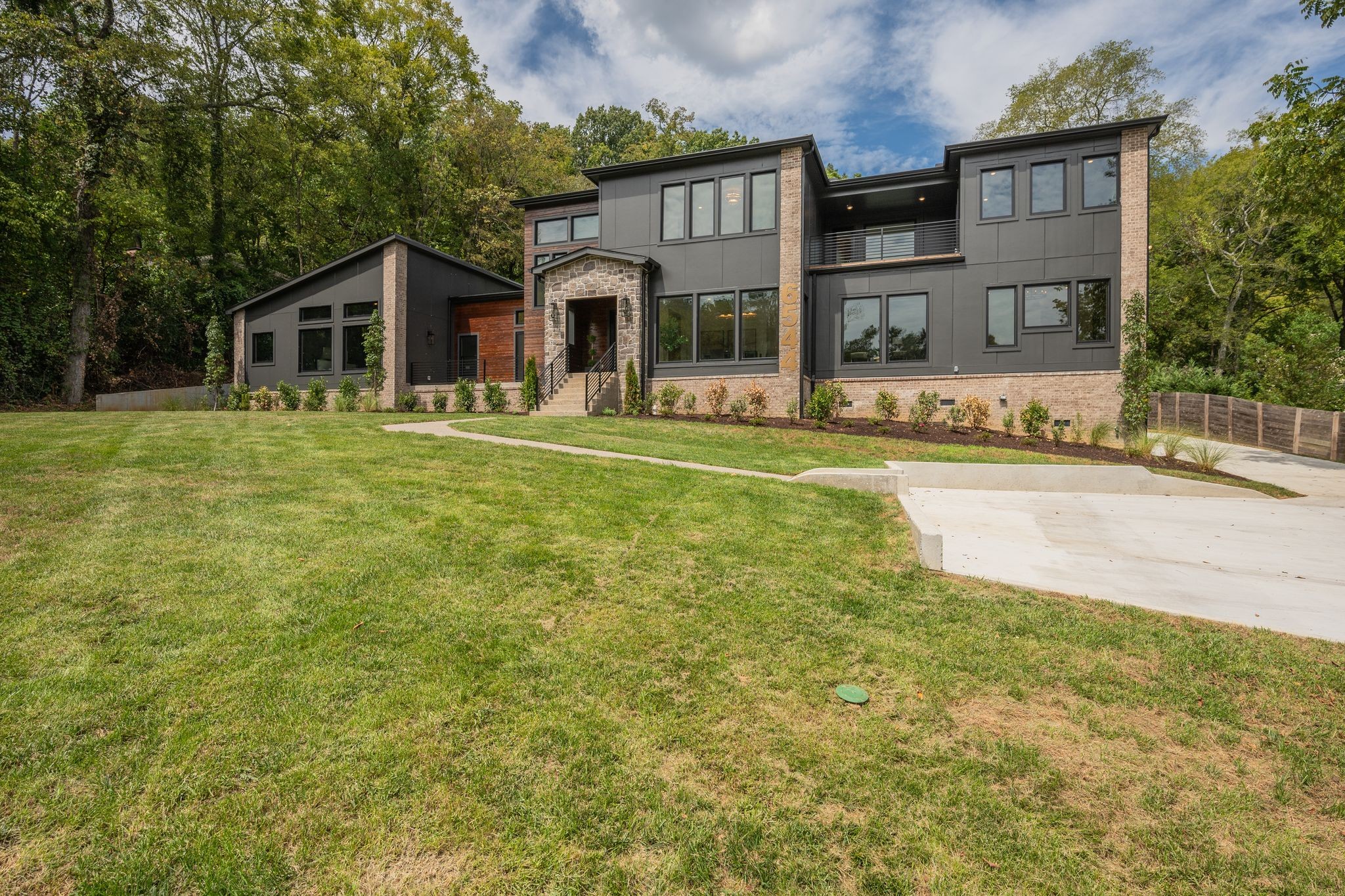 Image 6 of 67 For 2948 Henley Lane