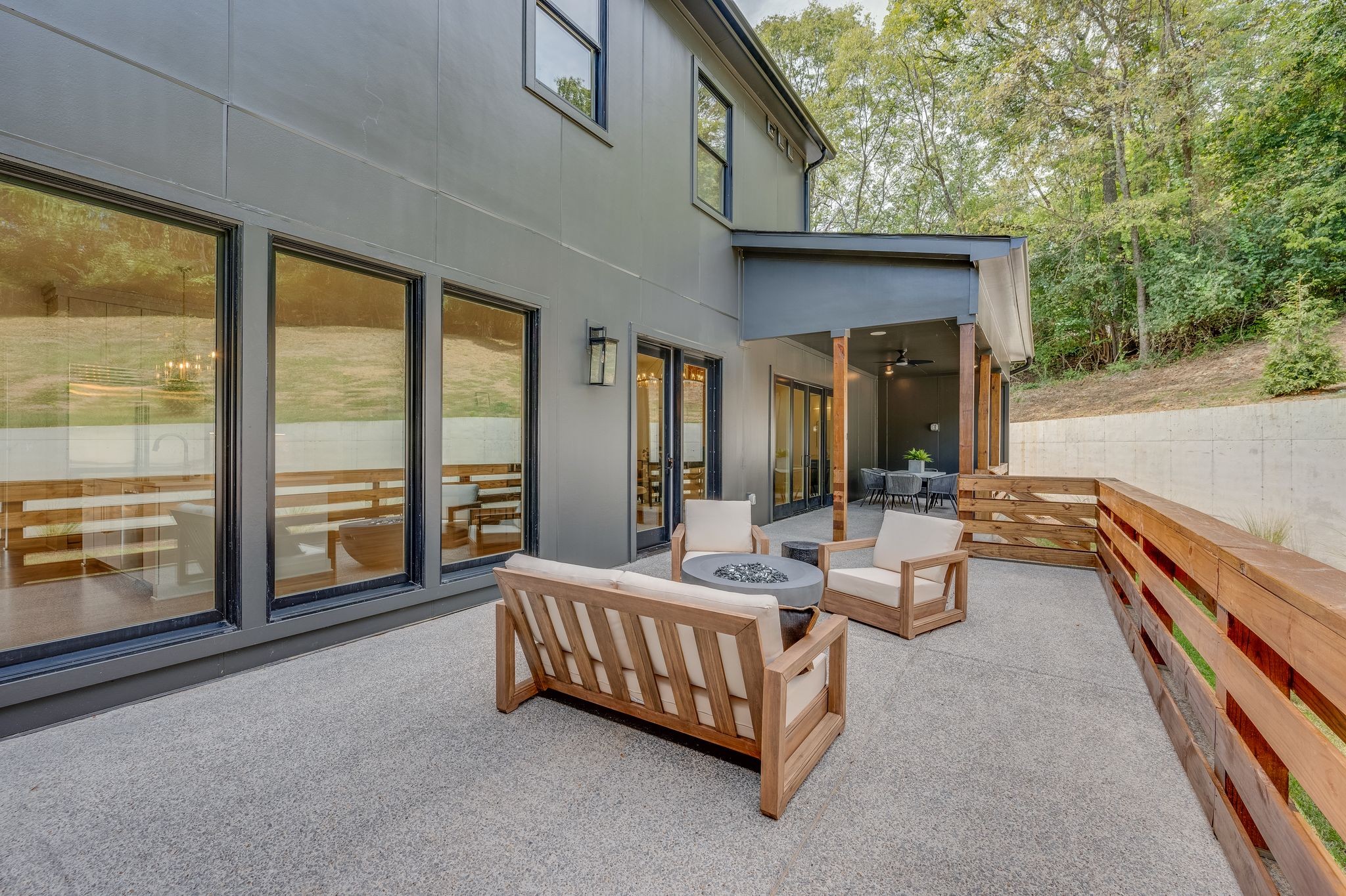 Image 60 of 67 For 2948 Henley Lane
