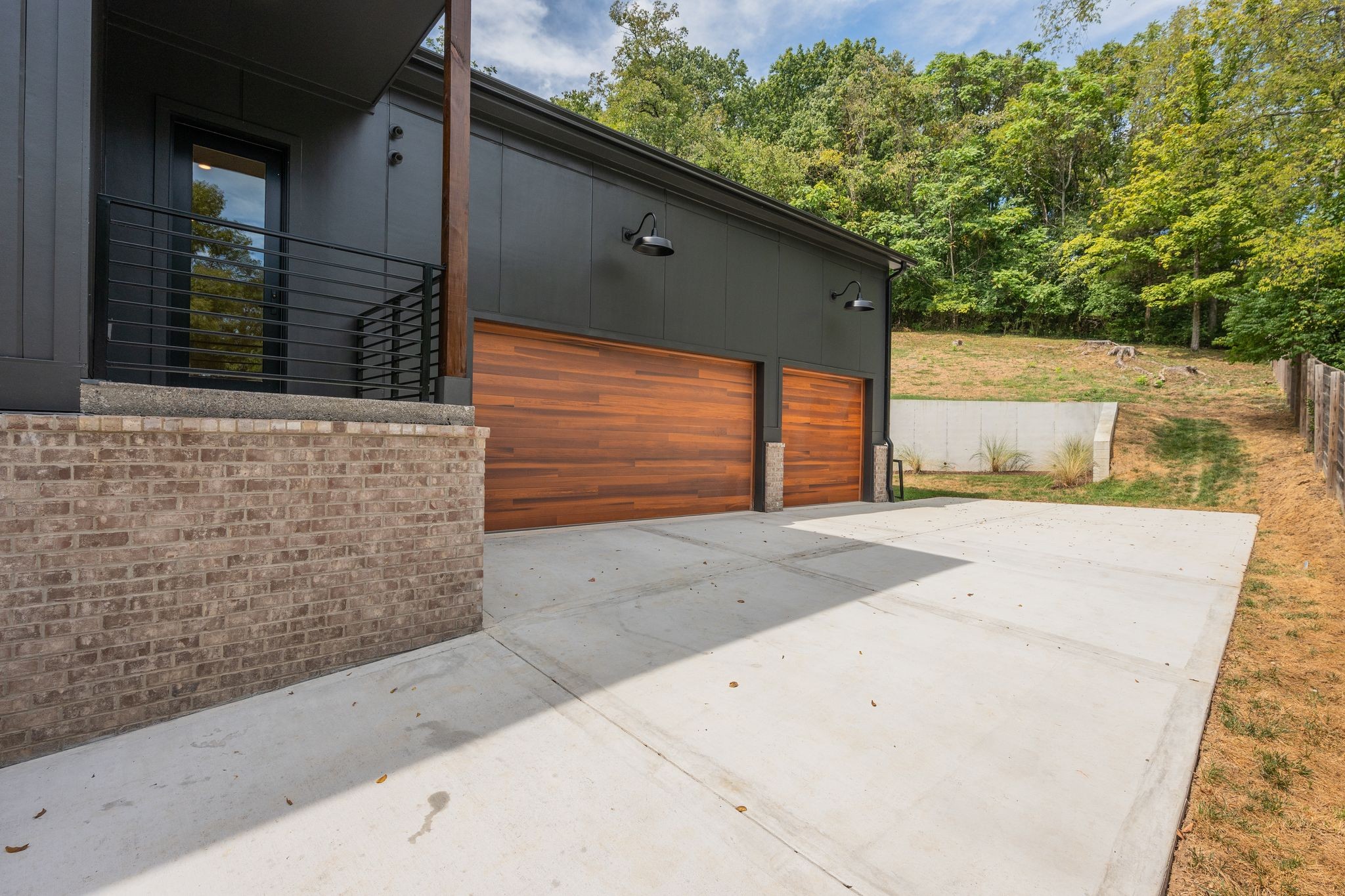 Image 62 of 67 For 2948 Henley Lane