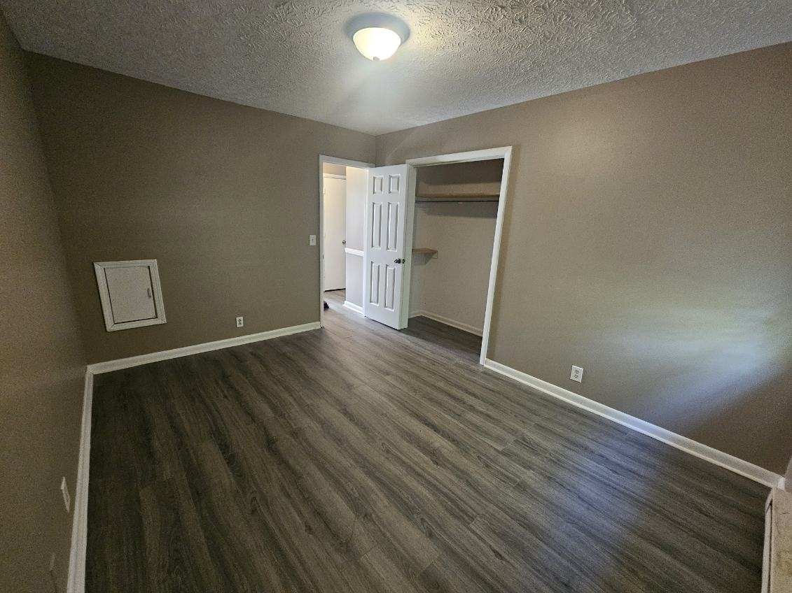Image 7 of 59 For 9 Sanders Court E
