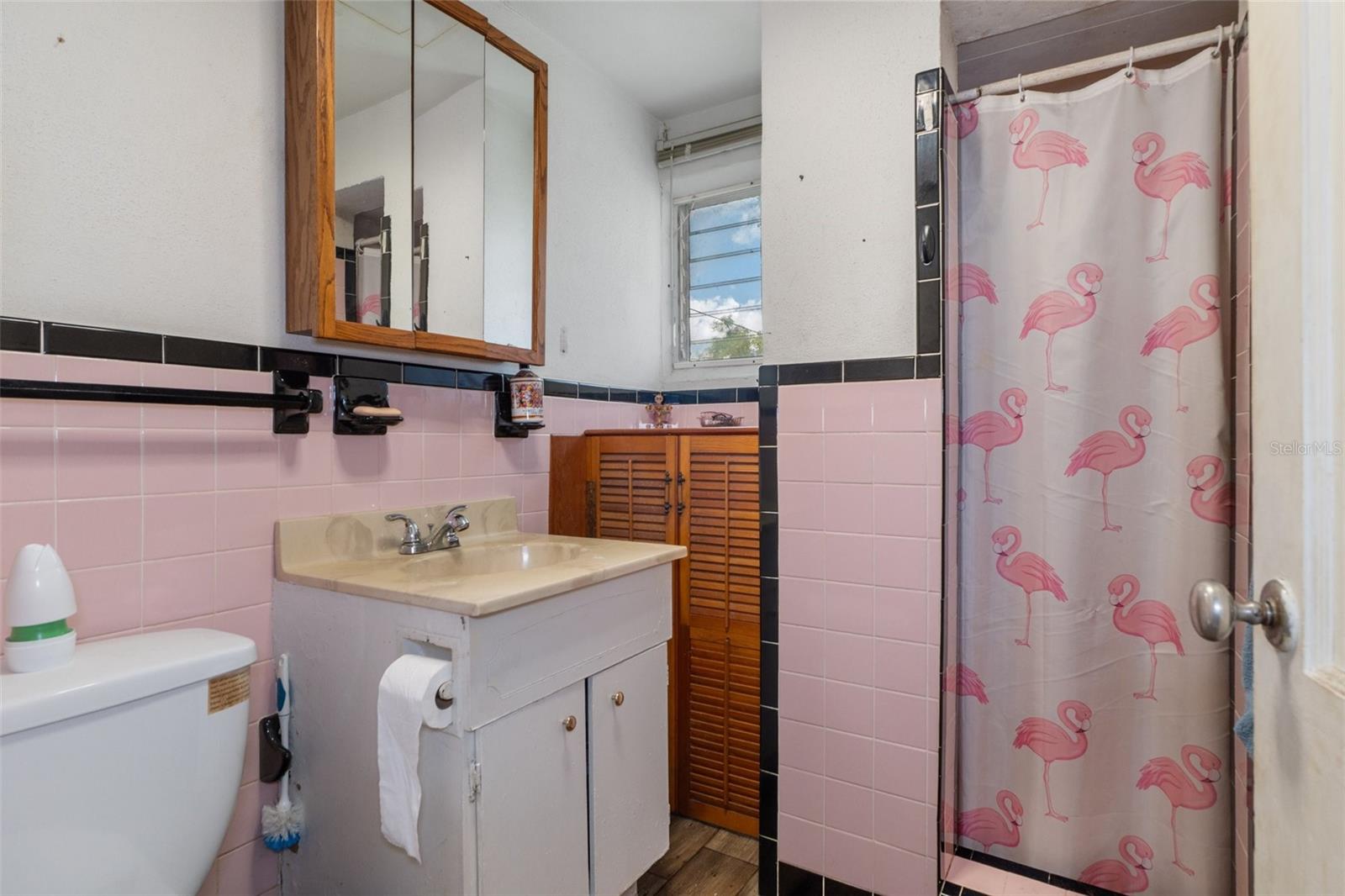 Image 13 of 18 For 706 Eden Gardens Avenue
