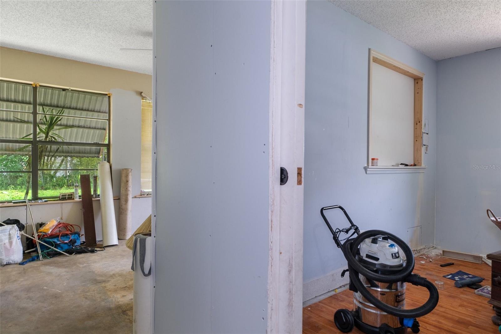 Image 15 of 18 For 706 Eden Gardens Avenue
