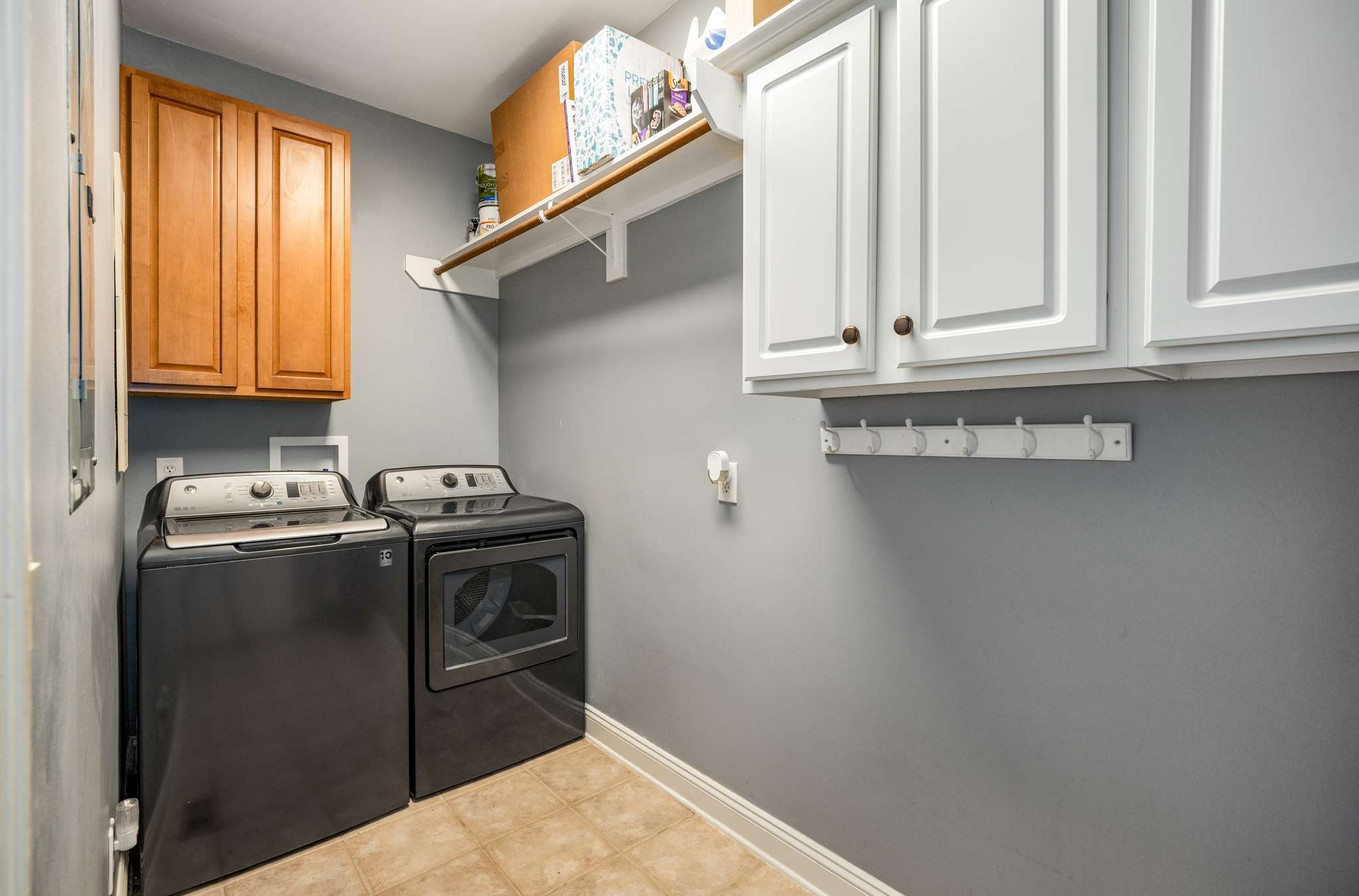 Image 44 of 50 For 229 Waterbury Cir