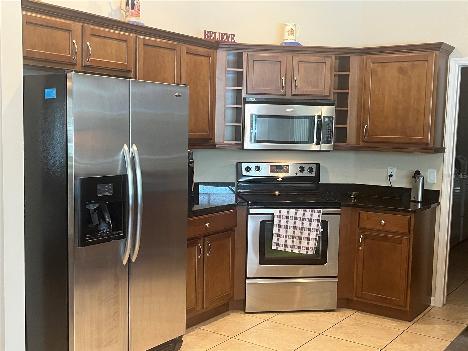 Listing photo id 17 for 1302 Hartford Street