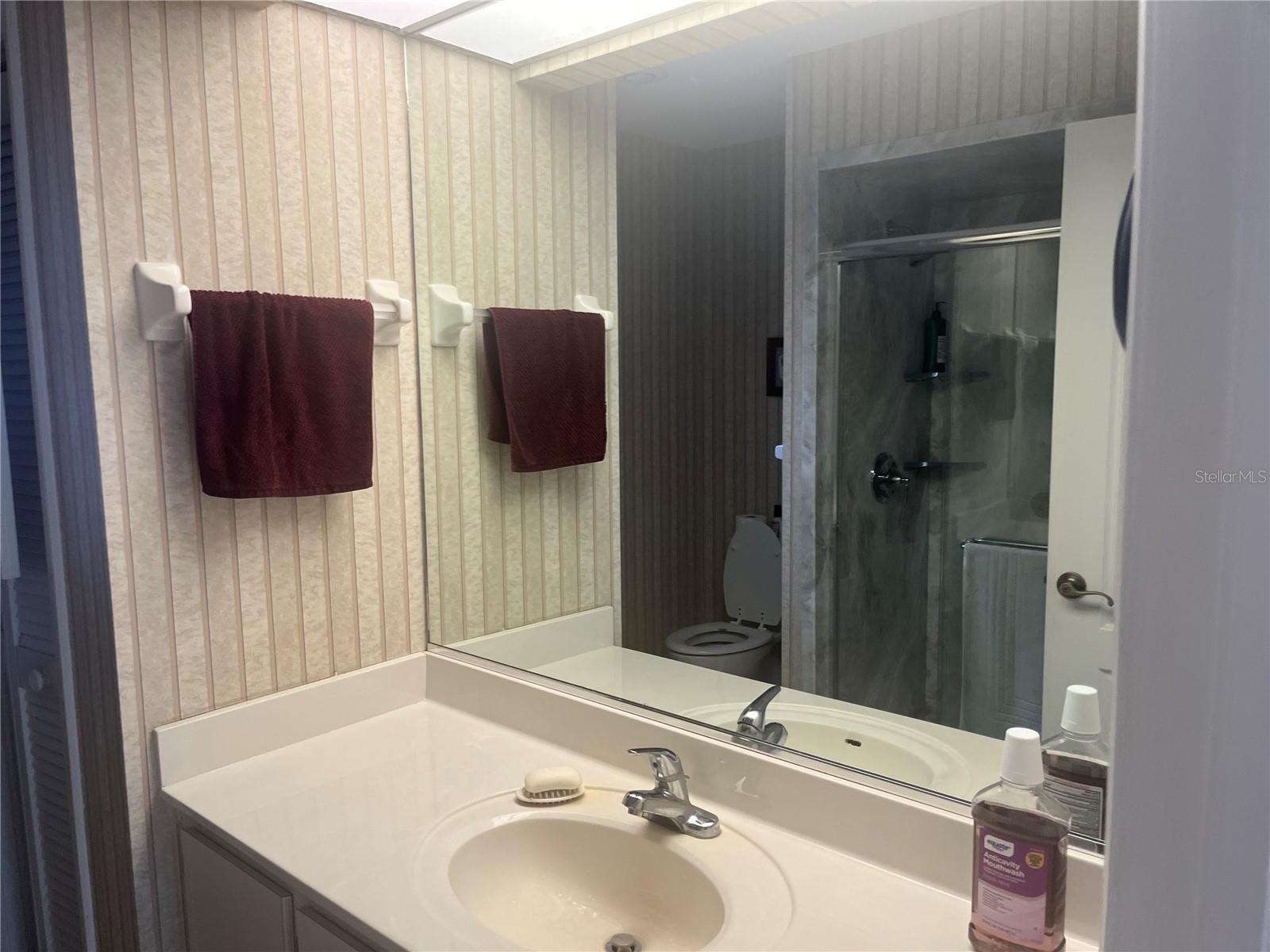 Listing photo id 24 for 1302 Hartford Street