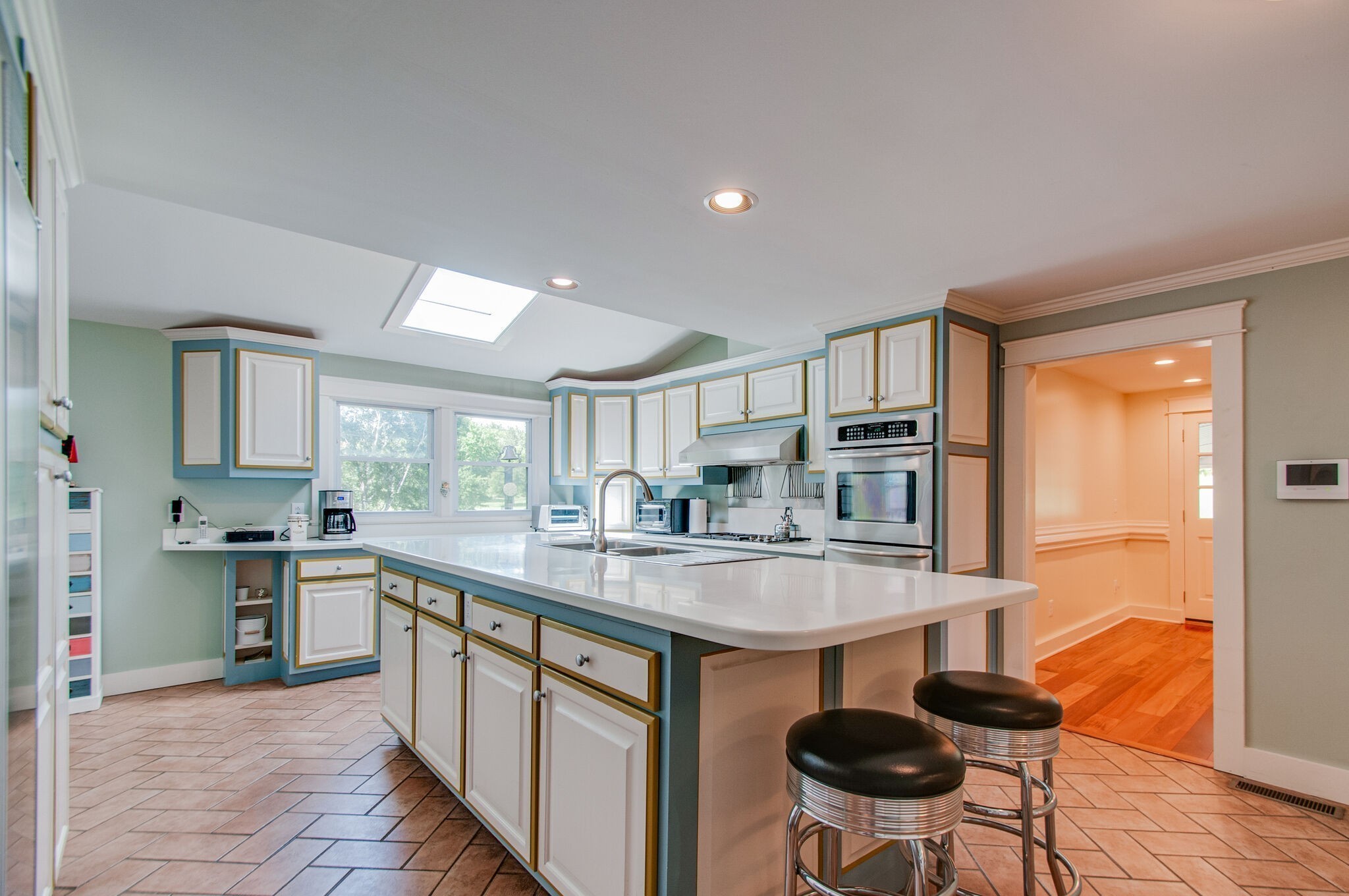 Image 17 of 28 For 6820 108th Street