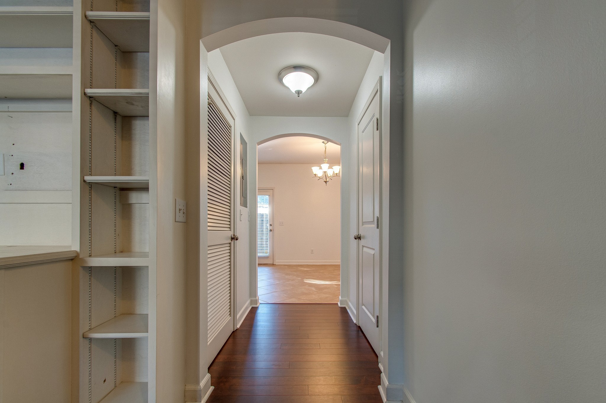 Image 10 of 24 For 5635 S Park Hill Way