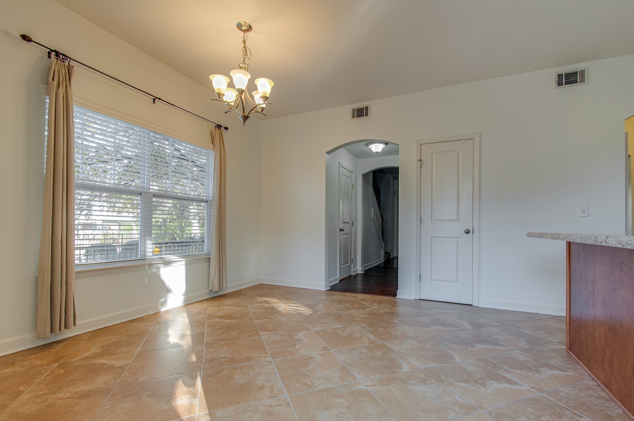 Image 13 of 24 For 5635 S Park Hill Way