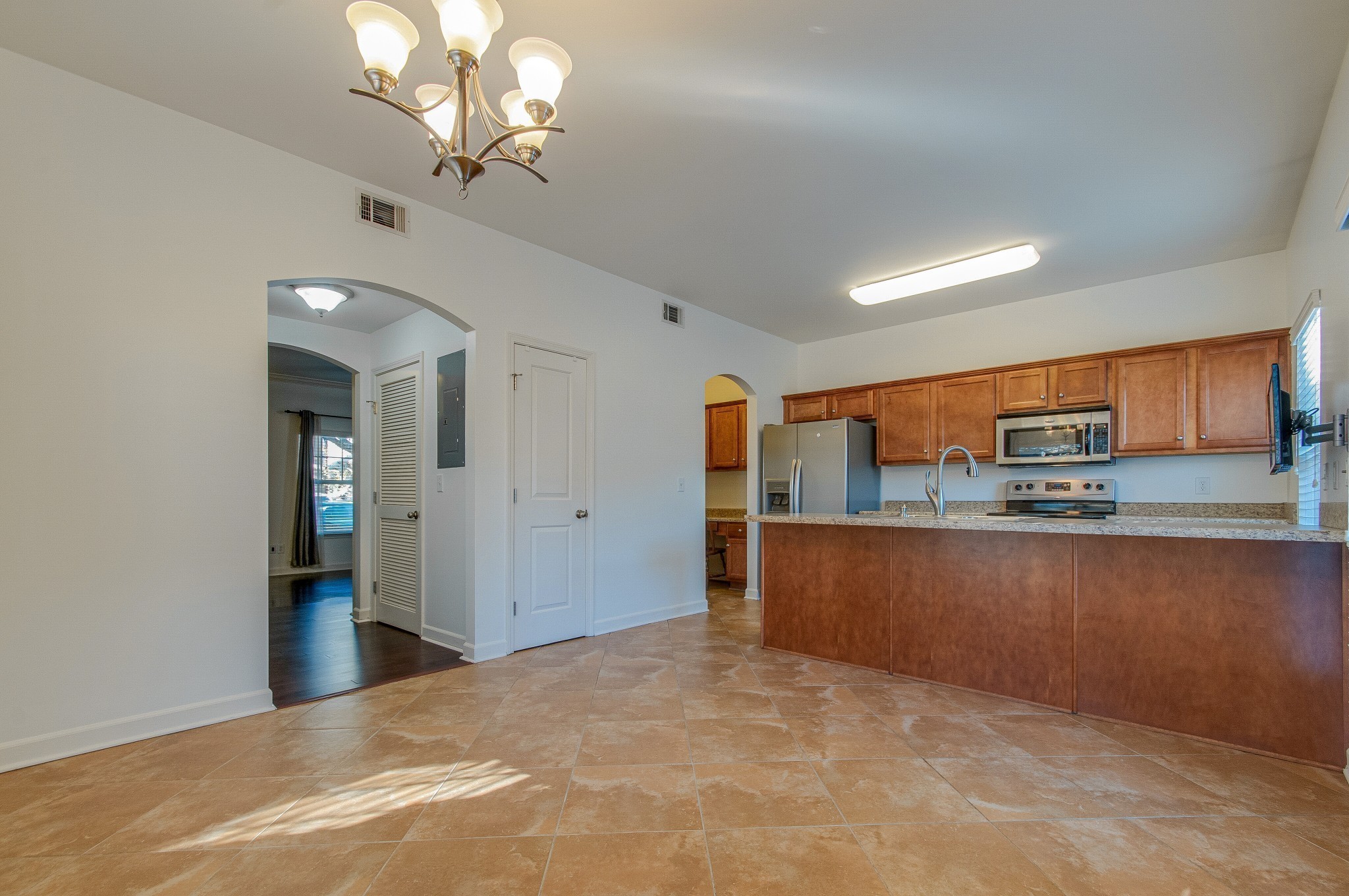 Image 14 of 24 For 5635 S Park Hill Way