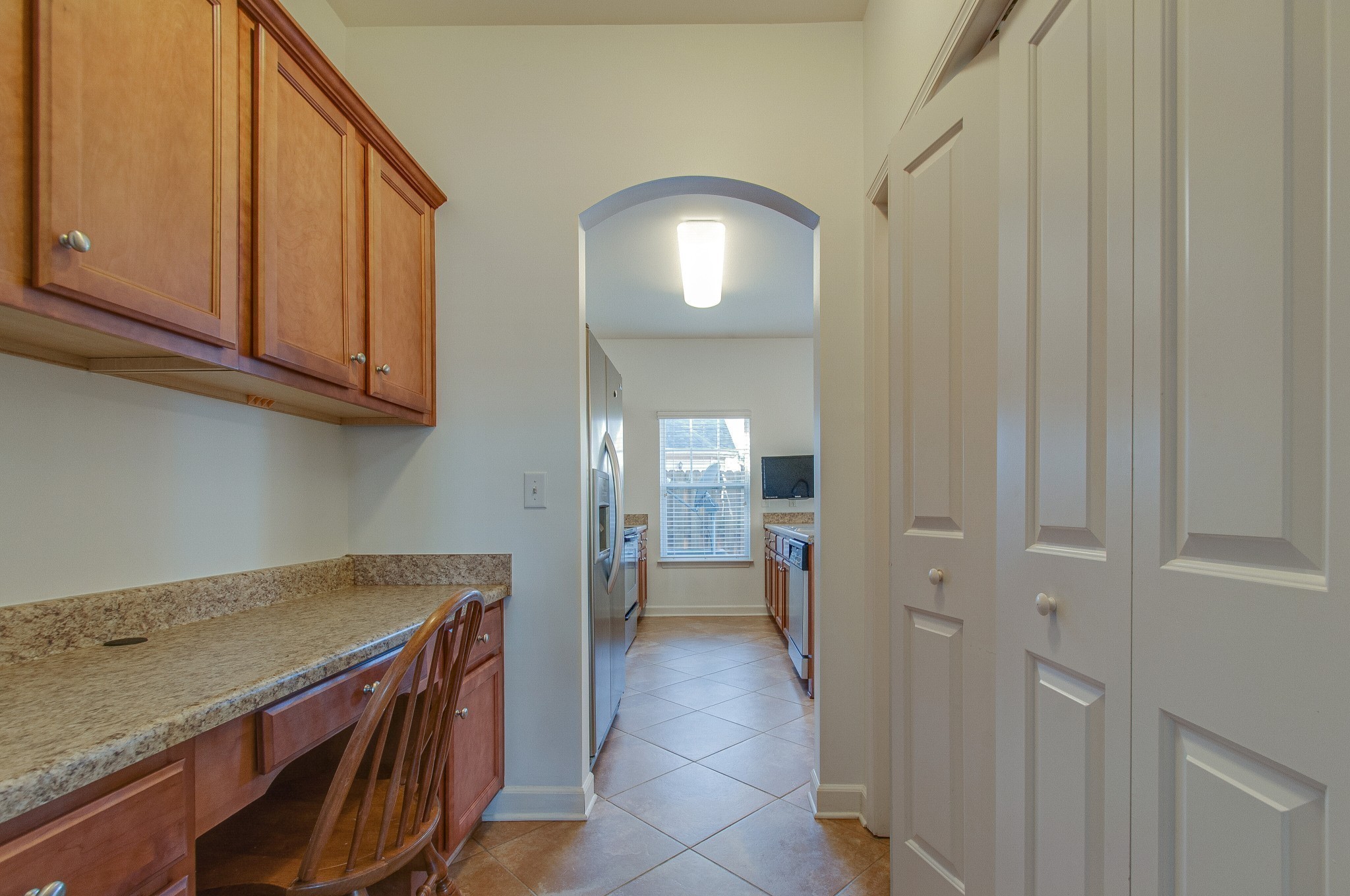 Image 18 of 24 For 5635 S Park Hill Way