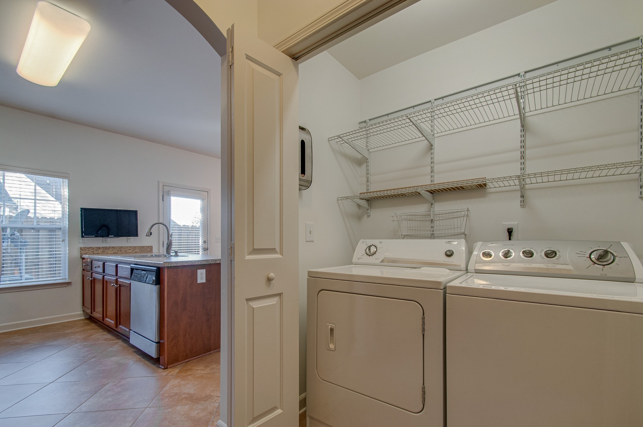 Image 19 of 24 For 5635 S Park Hill Way