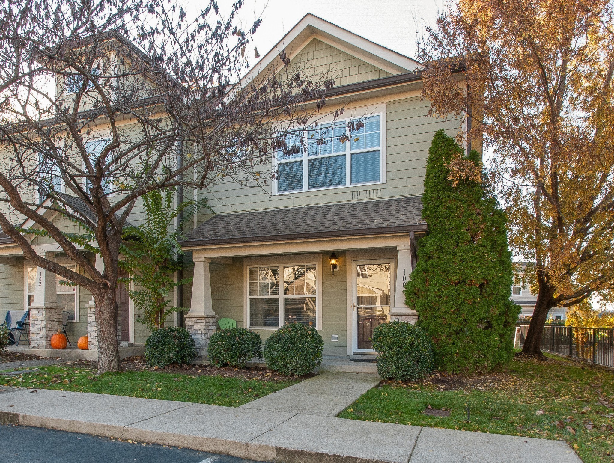 Image 2 of 24 For 5635 S Park Hill Way