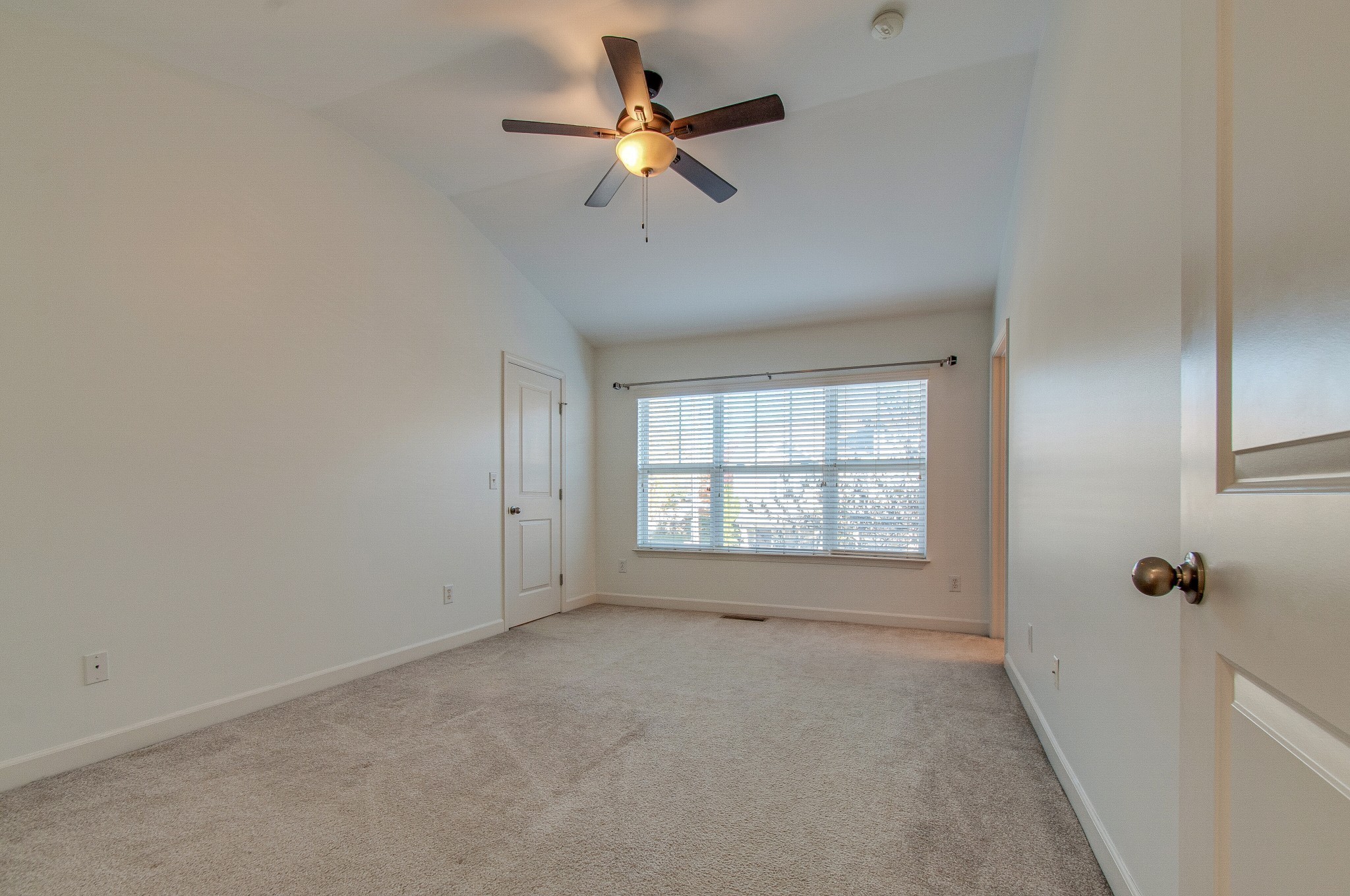 Image 22 of 24 For 5635 S Park Hill Way
