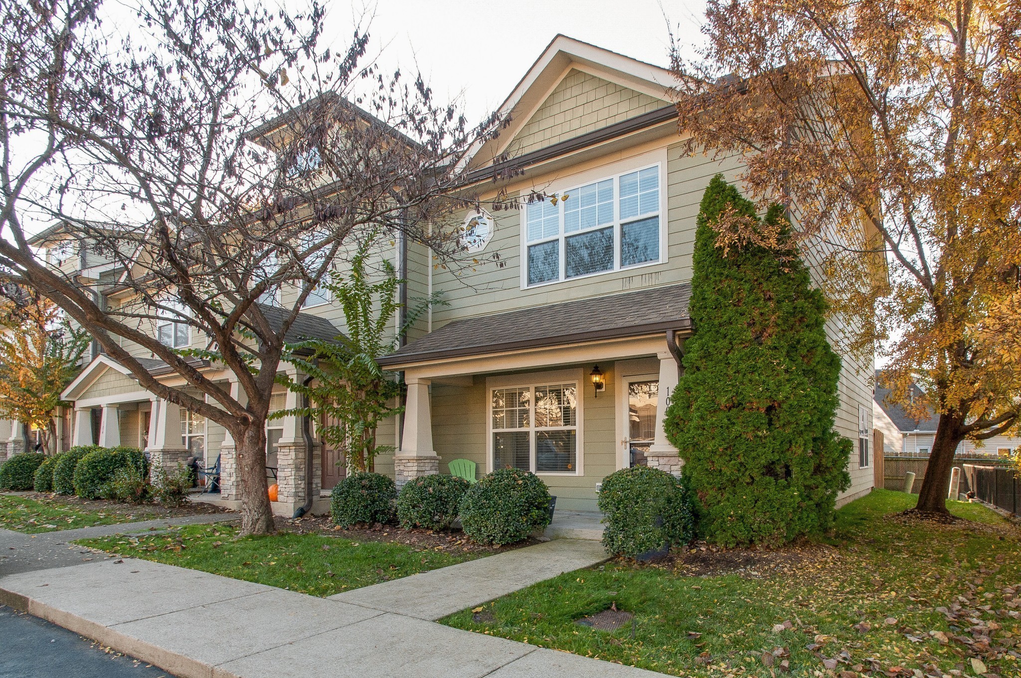 Image 3 of 24 For 5635 S Park Hill Way